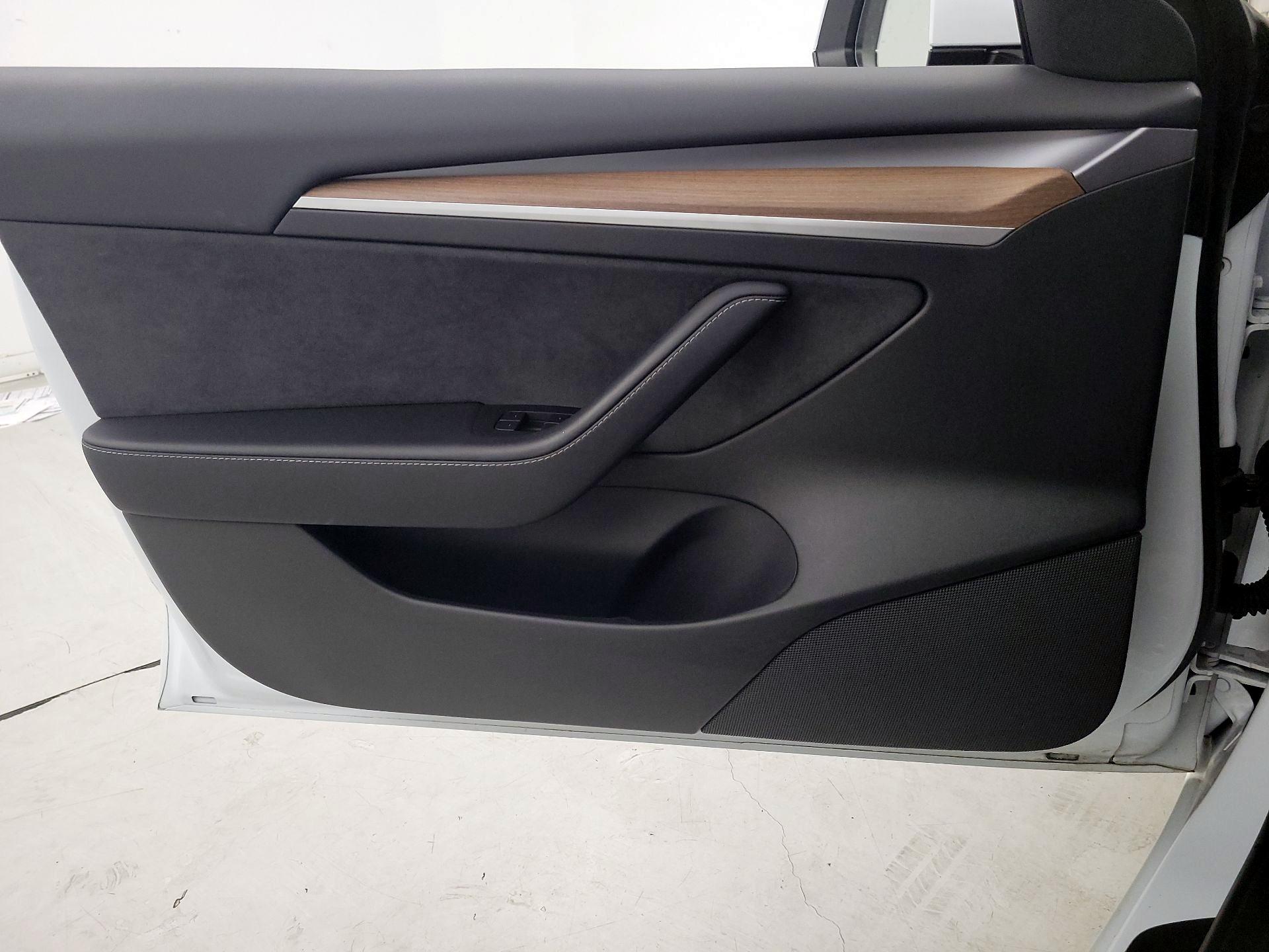 Thumbnail: 2022 Tesla Model 3 - 12