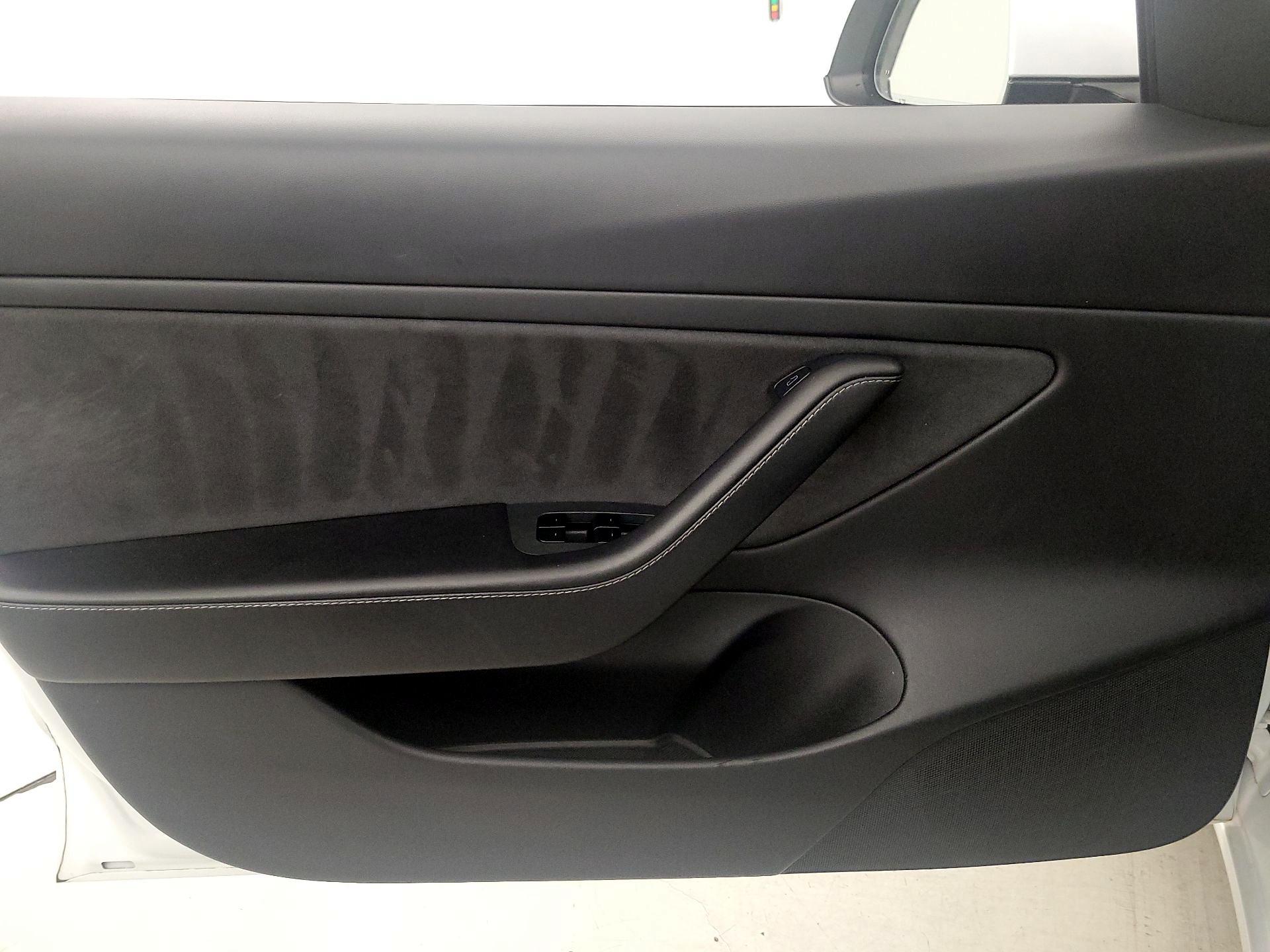 Thumbnail: 2021 Tesla Model 3 - 12