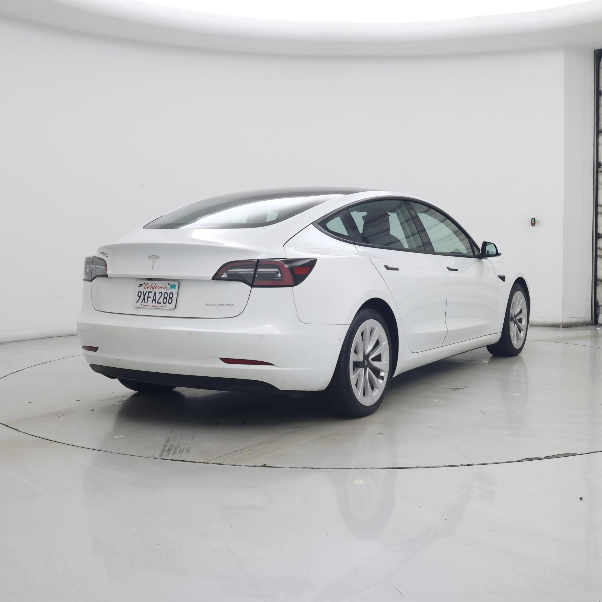 Thumbnail: 2021 Tesla Model 3 - 8