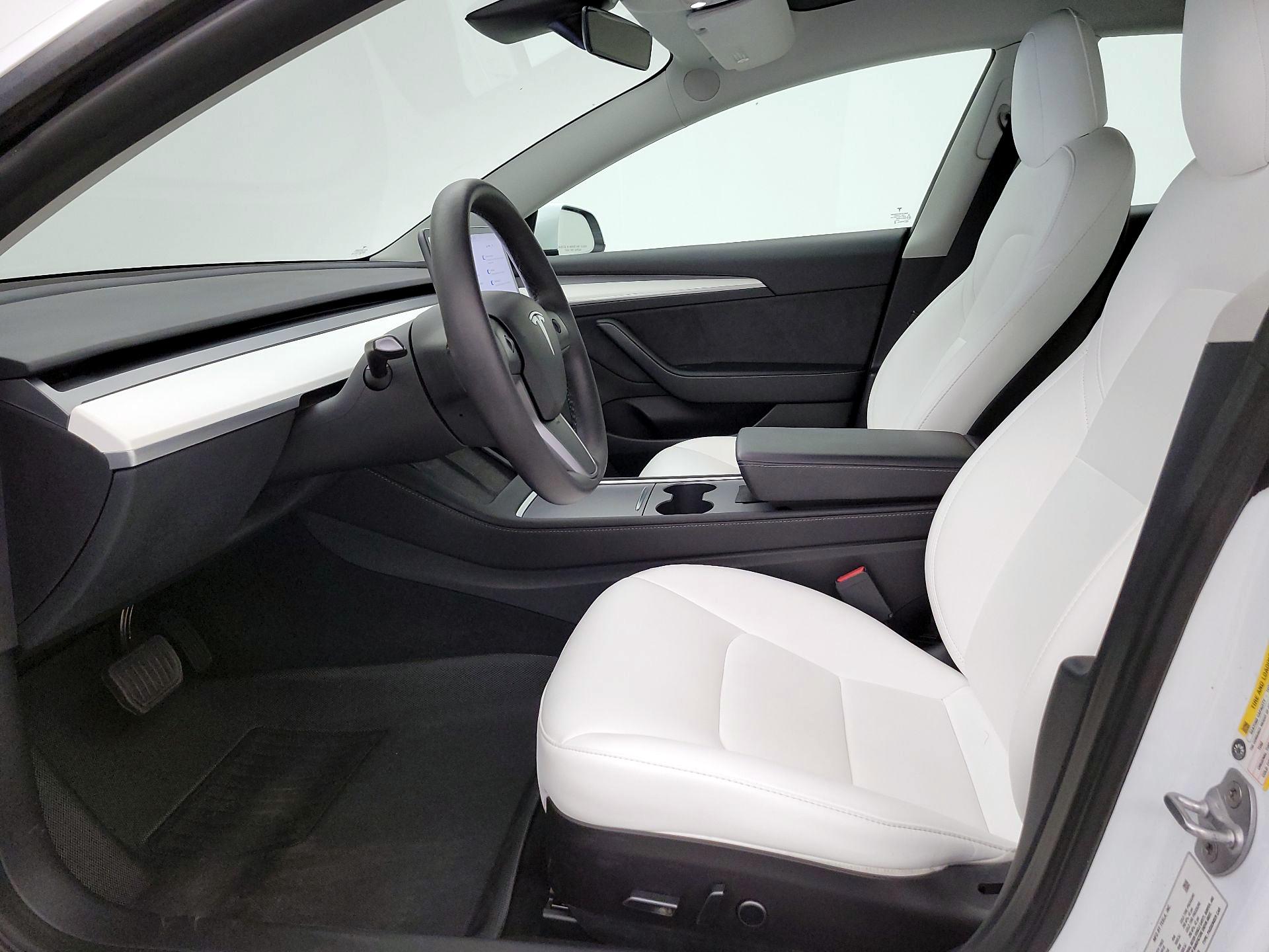 Thumbnail: 2023 Tesla Model 3 - 11