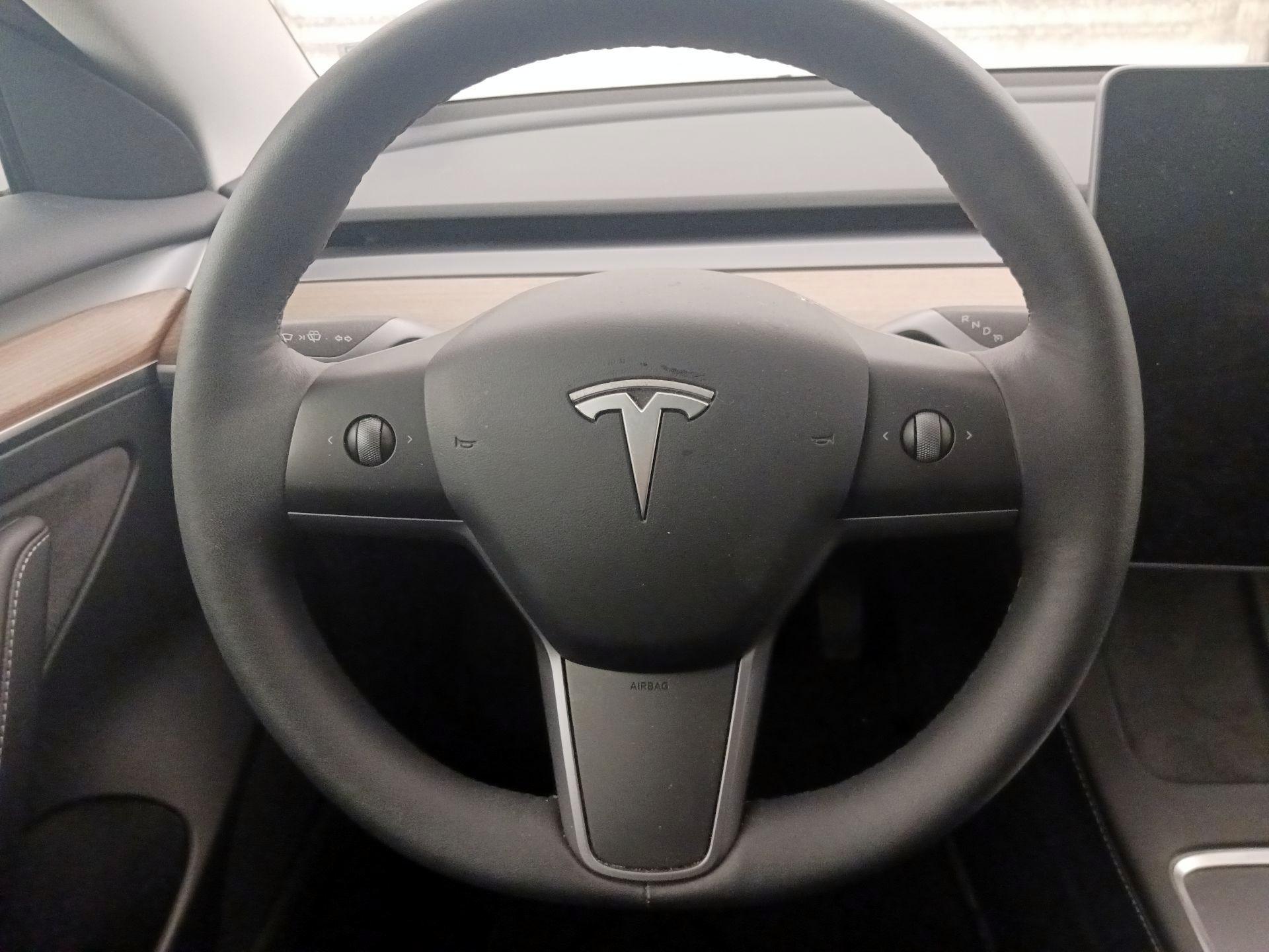 Thumbnail: 2023 Tesla Model 3 - 10