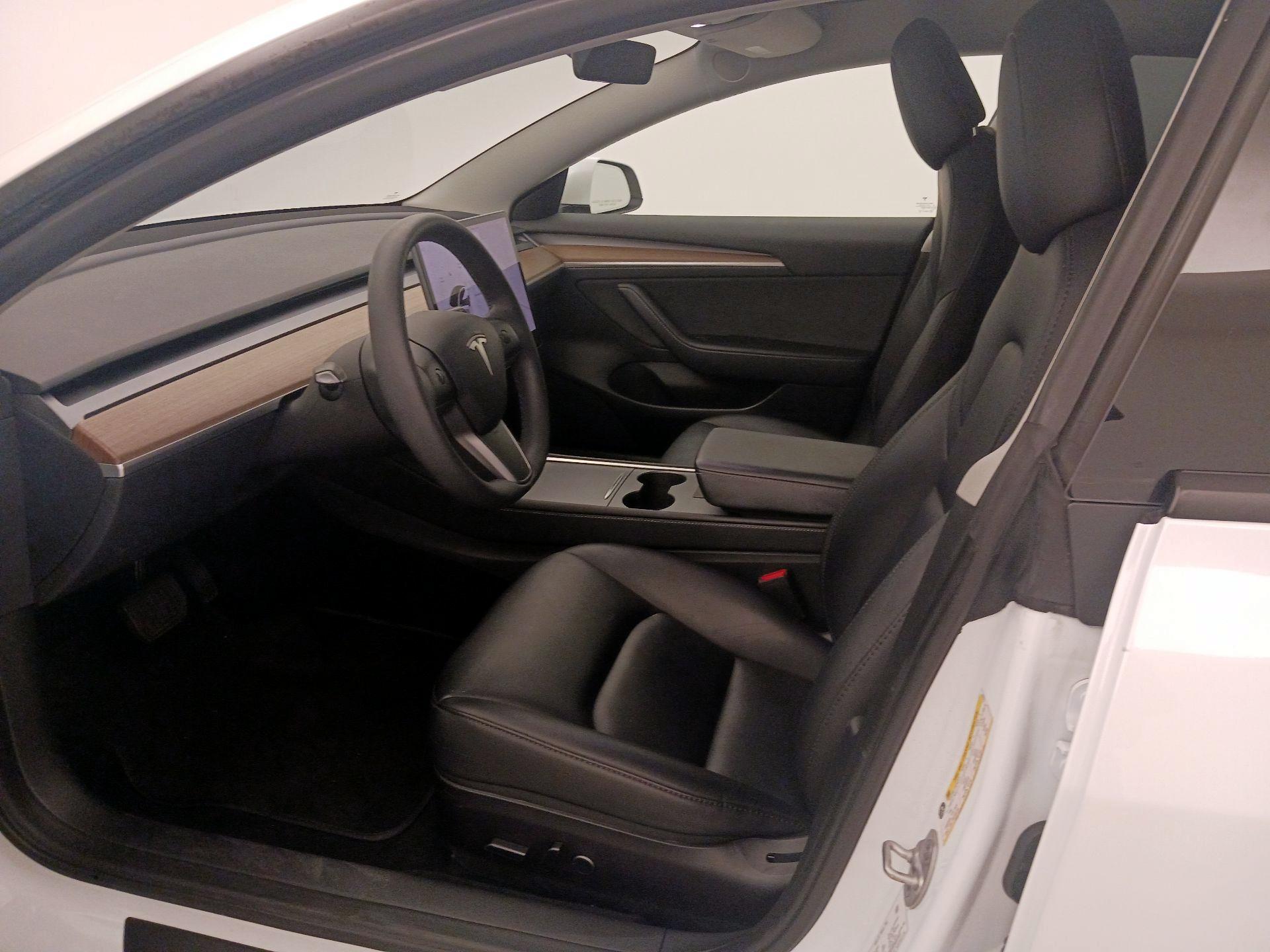 Thumbnail: 2023 Tesla Model 3 - 11