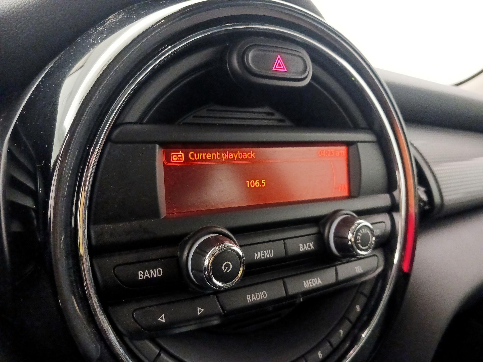 Thumbnail: 2016 MINI Cooper Hardtop - 14