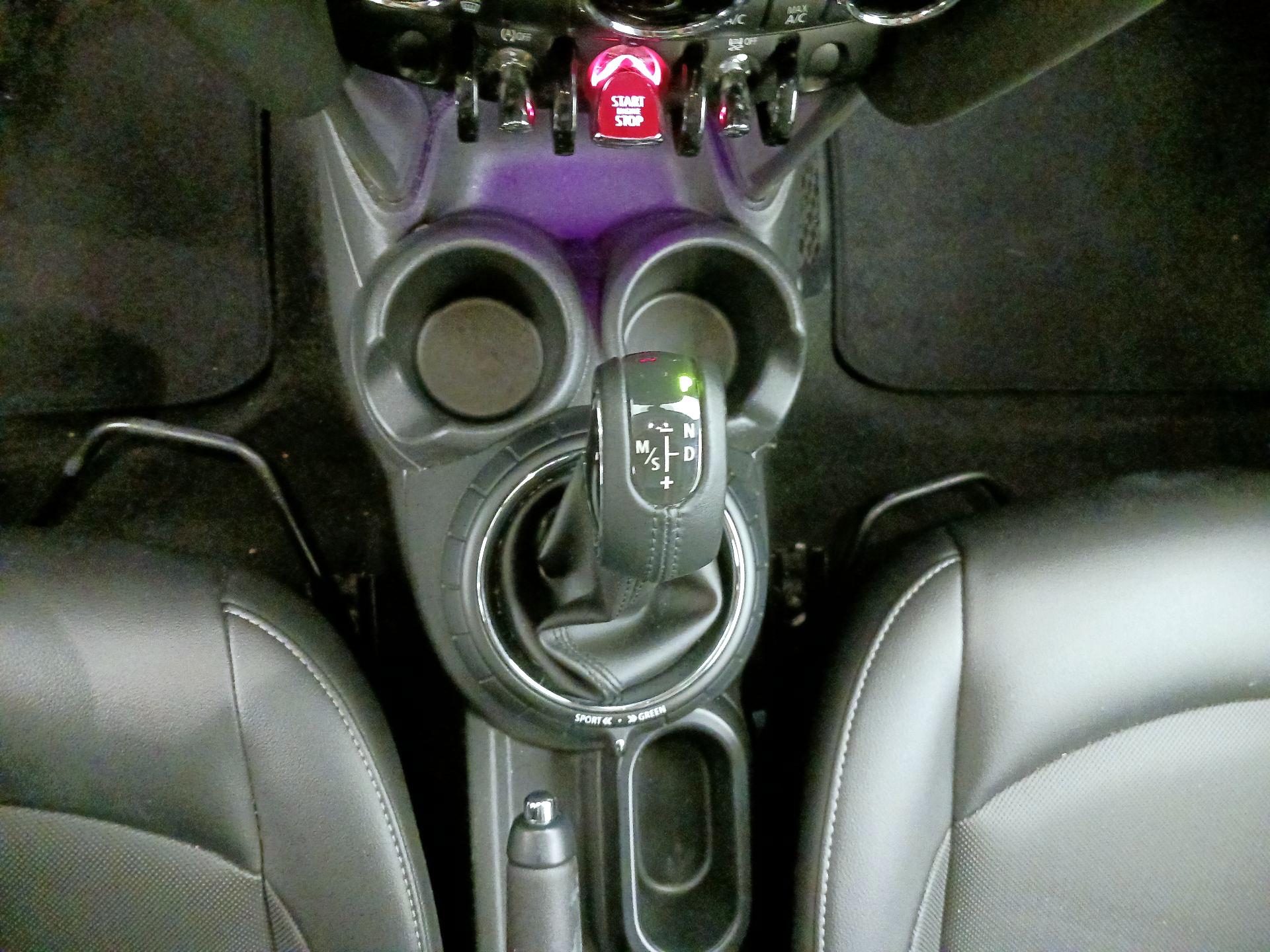 Thumbnail: 2016 MINI Cooper Hardtop - 16