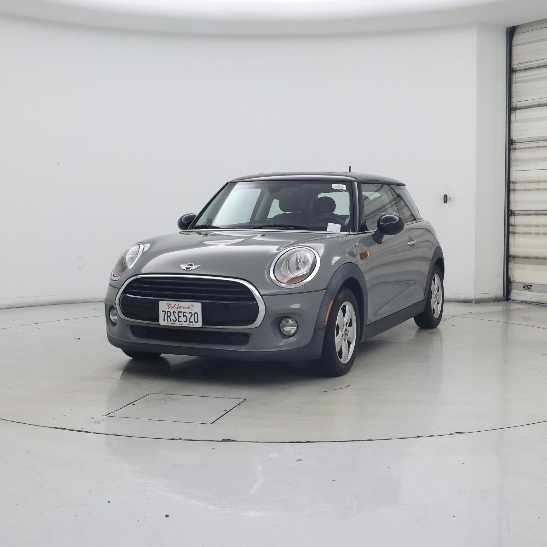 Thumbnail: 2016 MINI Cooper Hardtop - 4