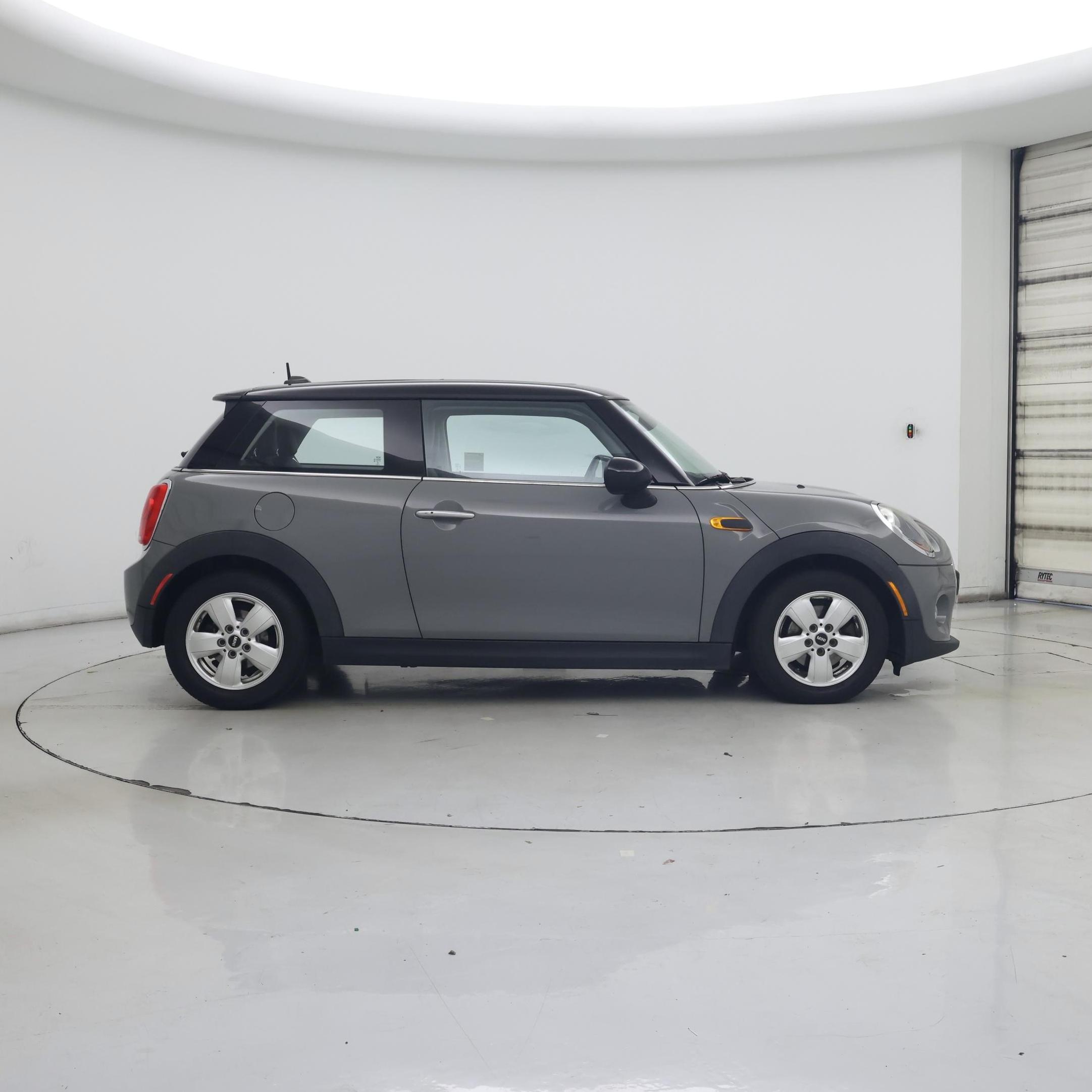 Thumbnail: 2016 MINI Cooper Hardtop - 7