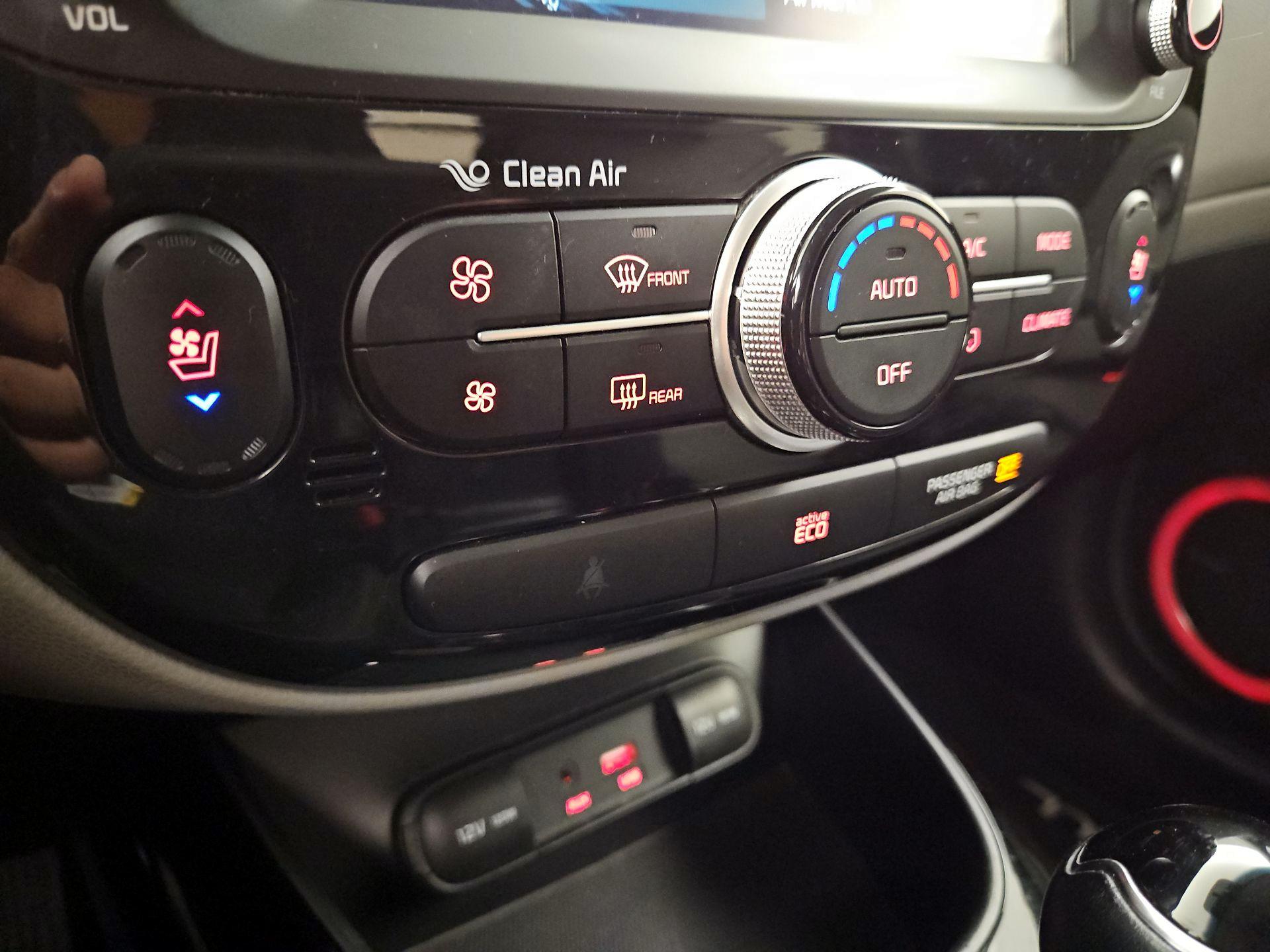 Thumbnail: 2016 Kia Soul - 17