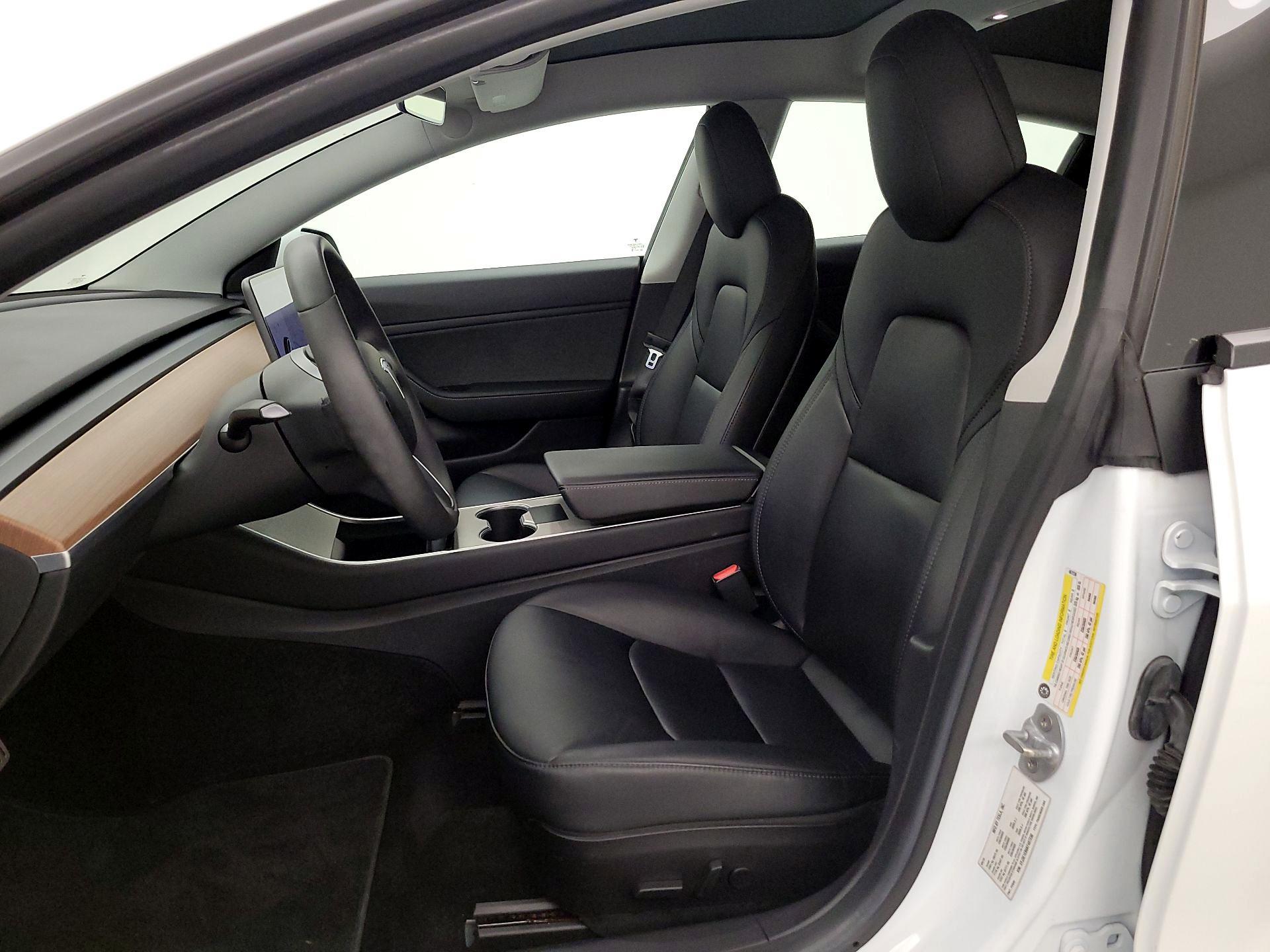 Thumbnail: 2019 Tesla Model 3 - 11