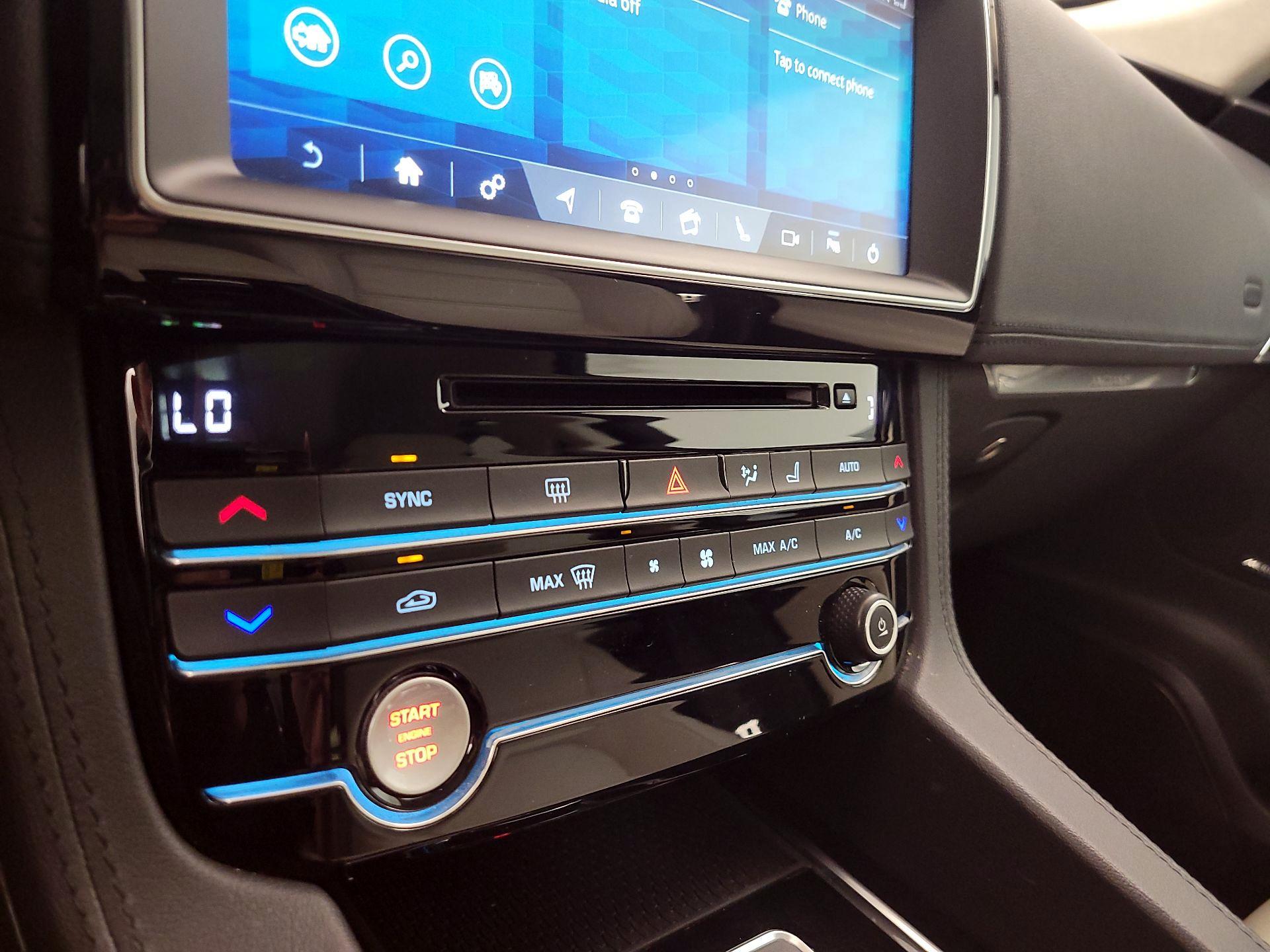 Thumbnail: 2020 Jaguar F-Pace - 16