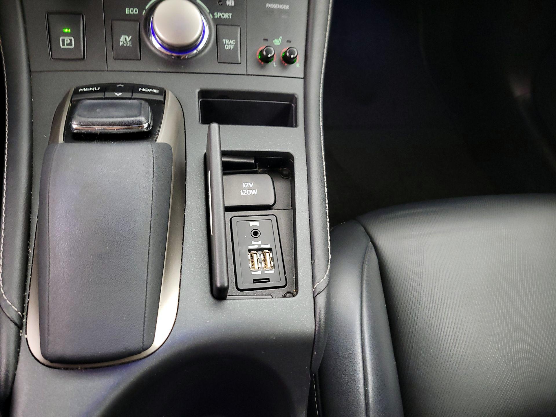 Thumbnail: 2017 Lexus CT - 18