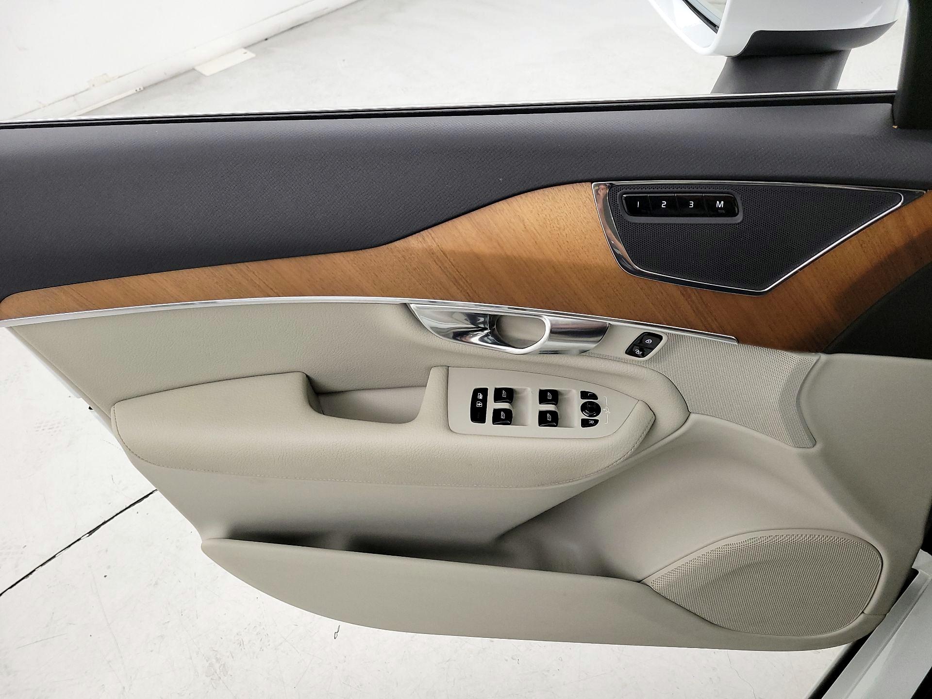 Thumbnail: 2021 Volvo XC90 - 12