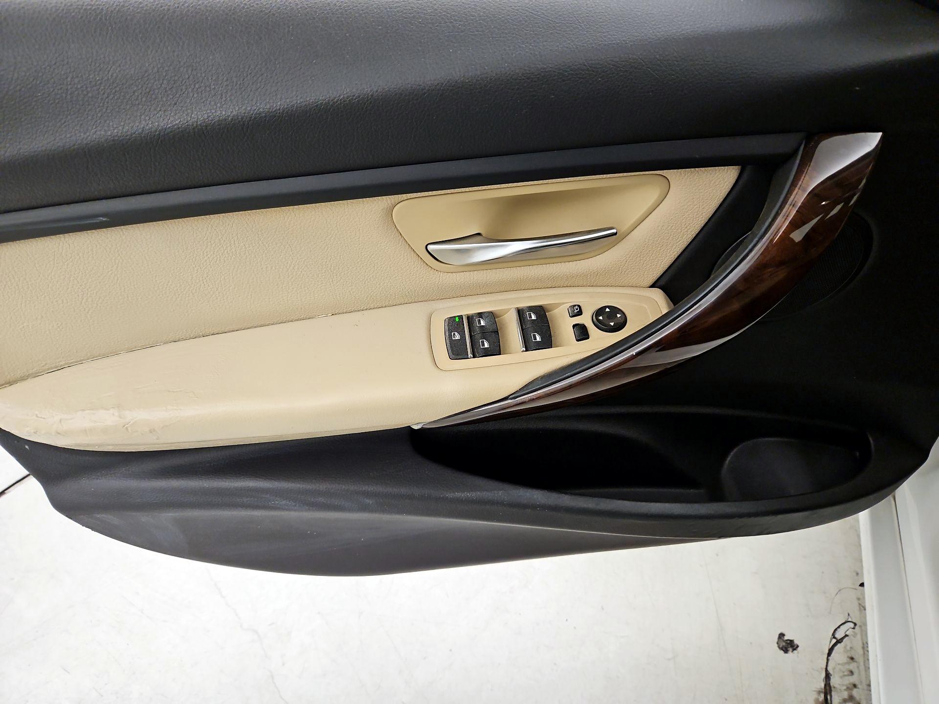 Thumbnail: 2018 BMW 3 Series - 12