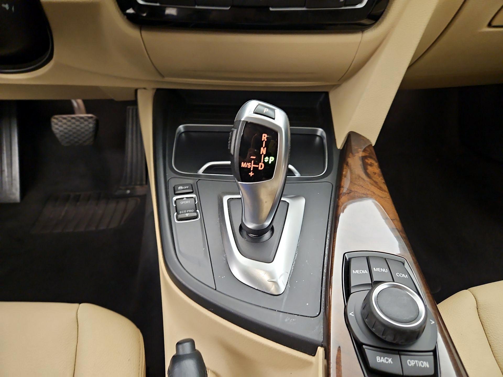 Thumbnail: 2018 BMW 3 Series - 17