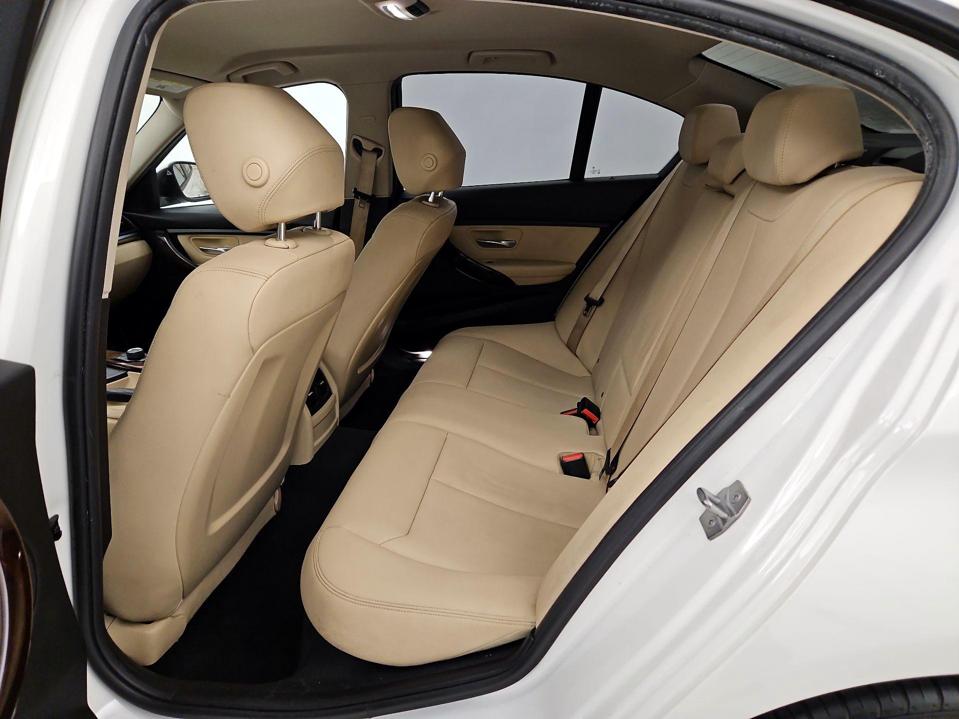 Thumbnail: 2018 BMW 3 Series - 19