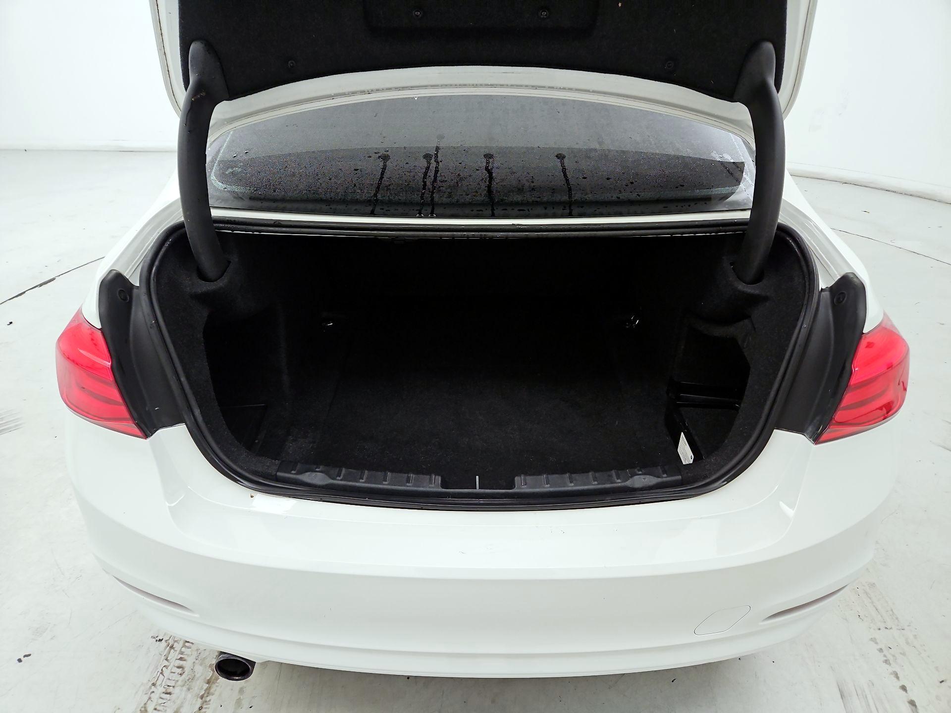 Thumbnail: 2018 BMW 3 Series - 20