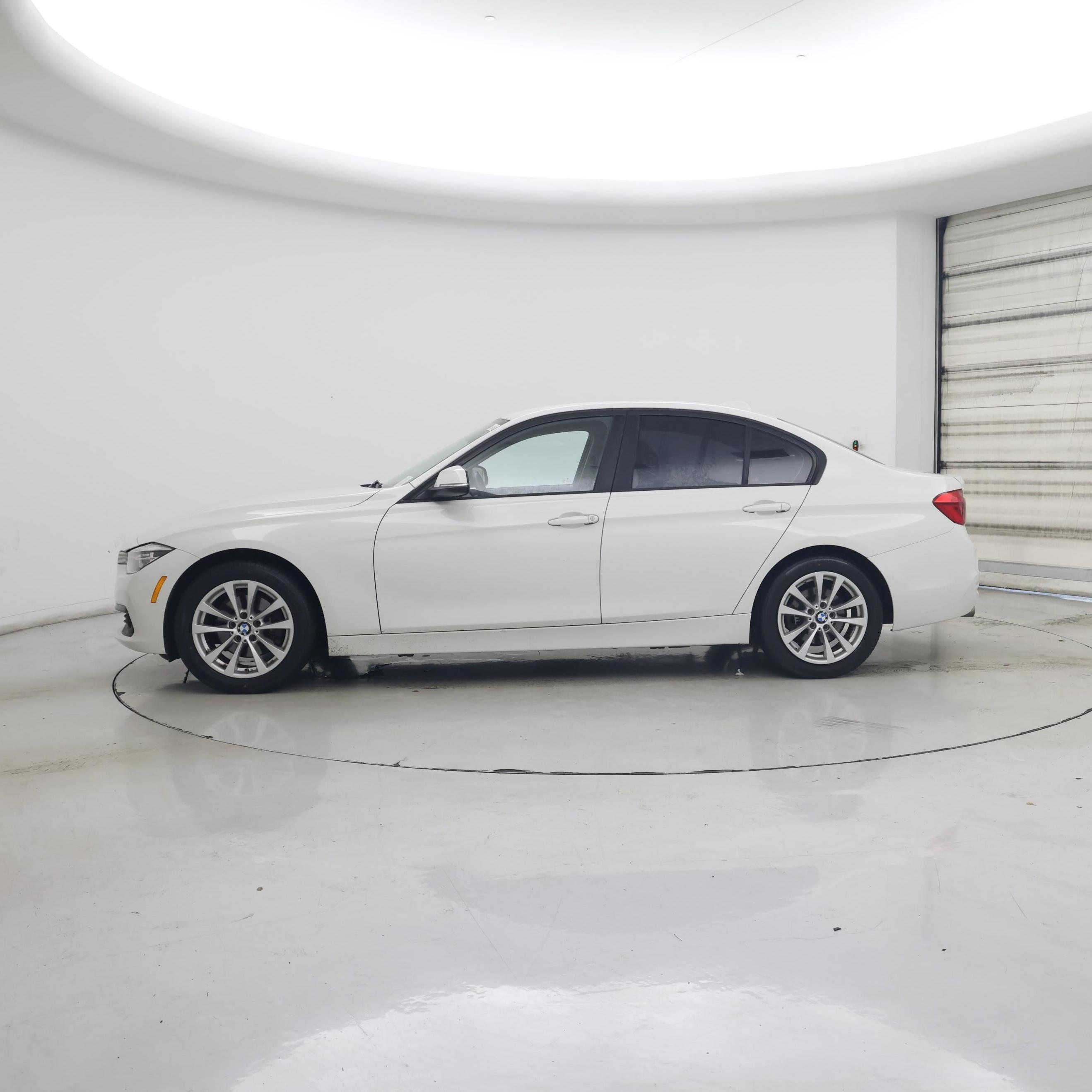 Thumbnail: 2018 BMW 3 Series - 3