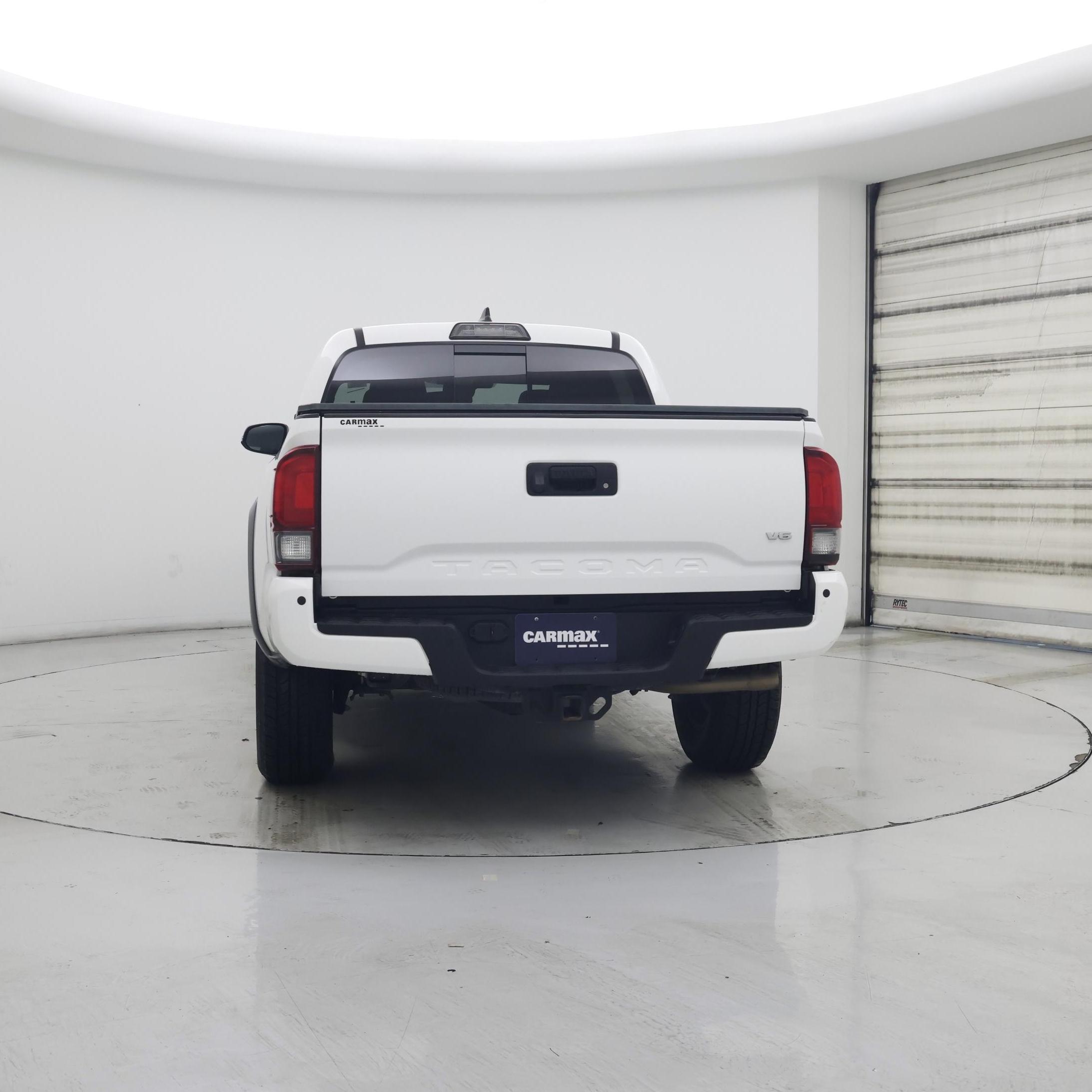 Thumbnail: 2018 Toyota Tacoma - 6