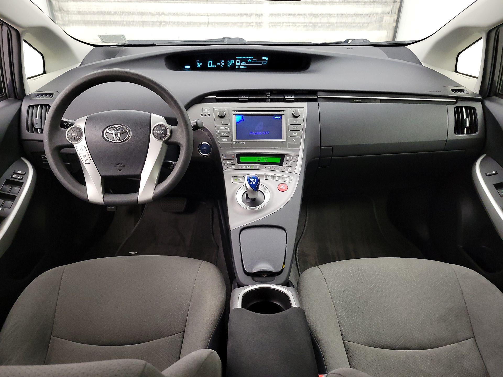 Thumbnail: 2015 Toyota Prius - 9