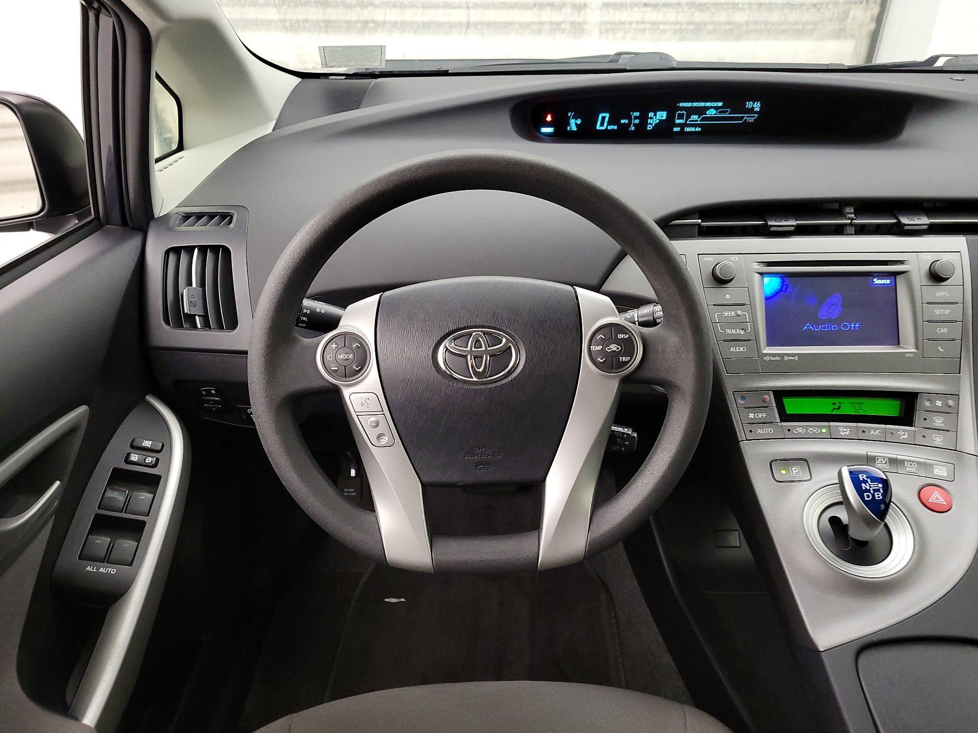 Thumbnail: 2015 Toyota Prius - 10