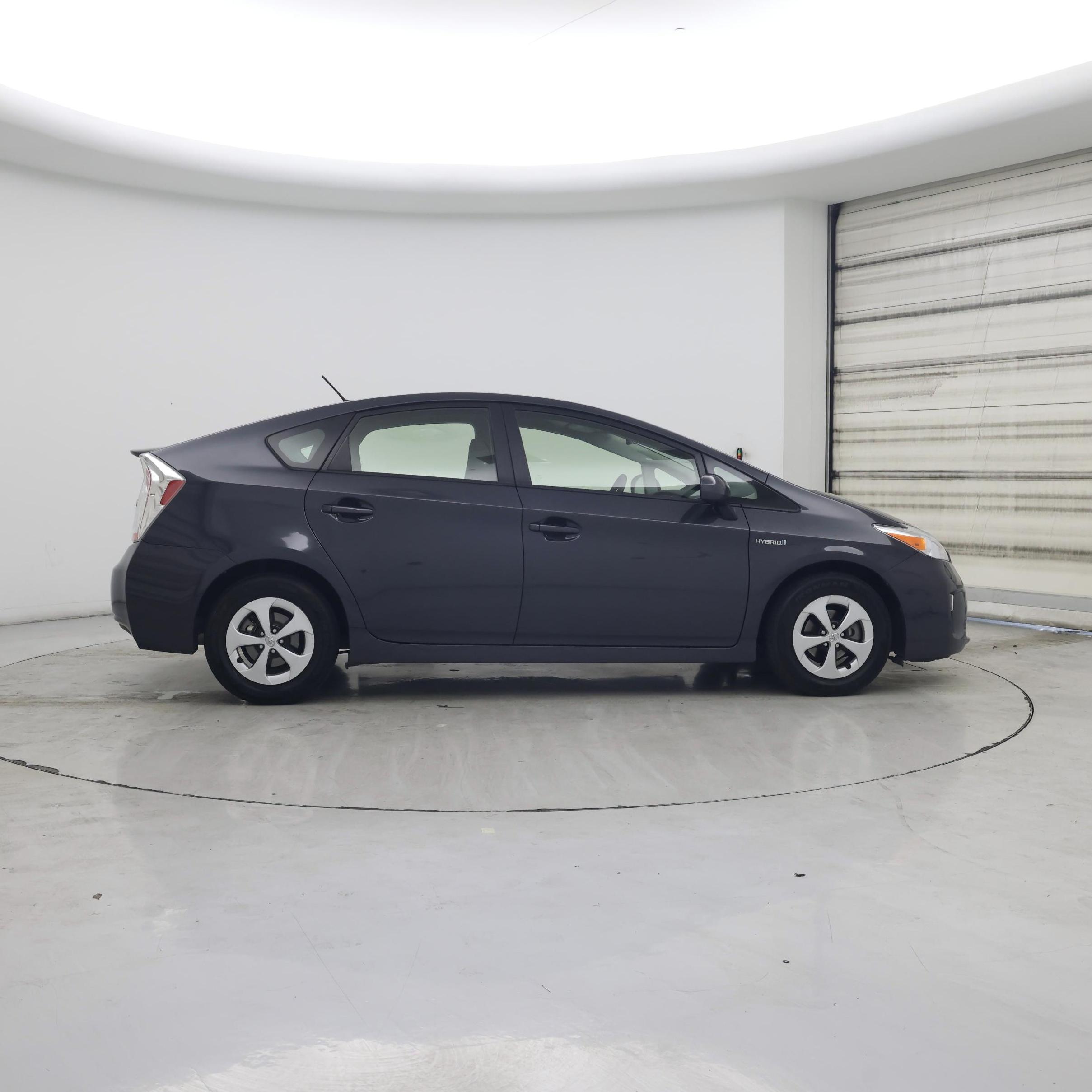 Thumbnail: 2015 Toyota Prius - 7