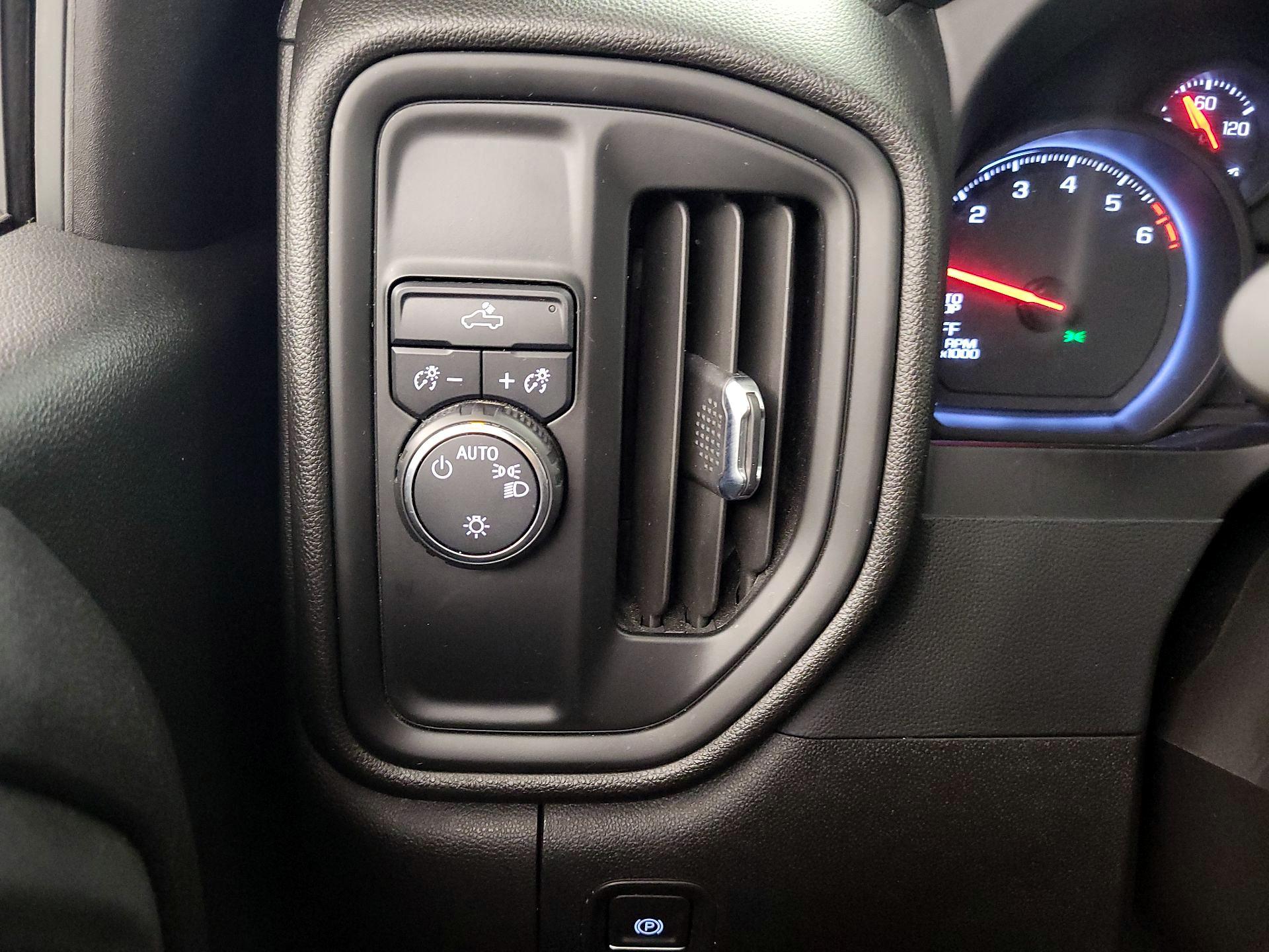 Thumbnail: 2022 Chevrolet Silverado 1500 - 13