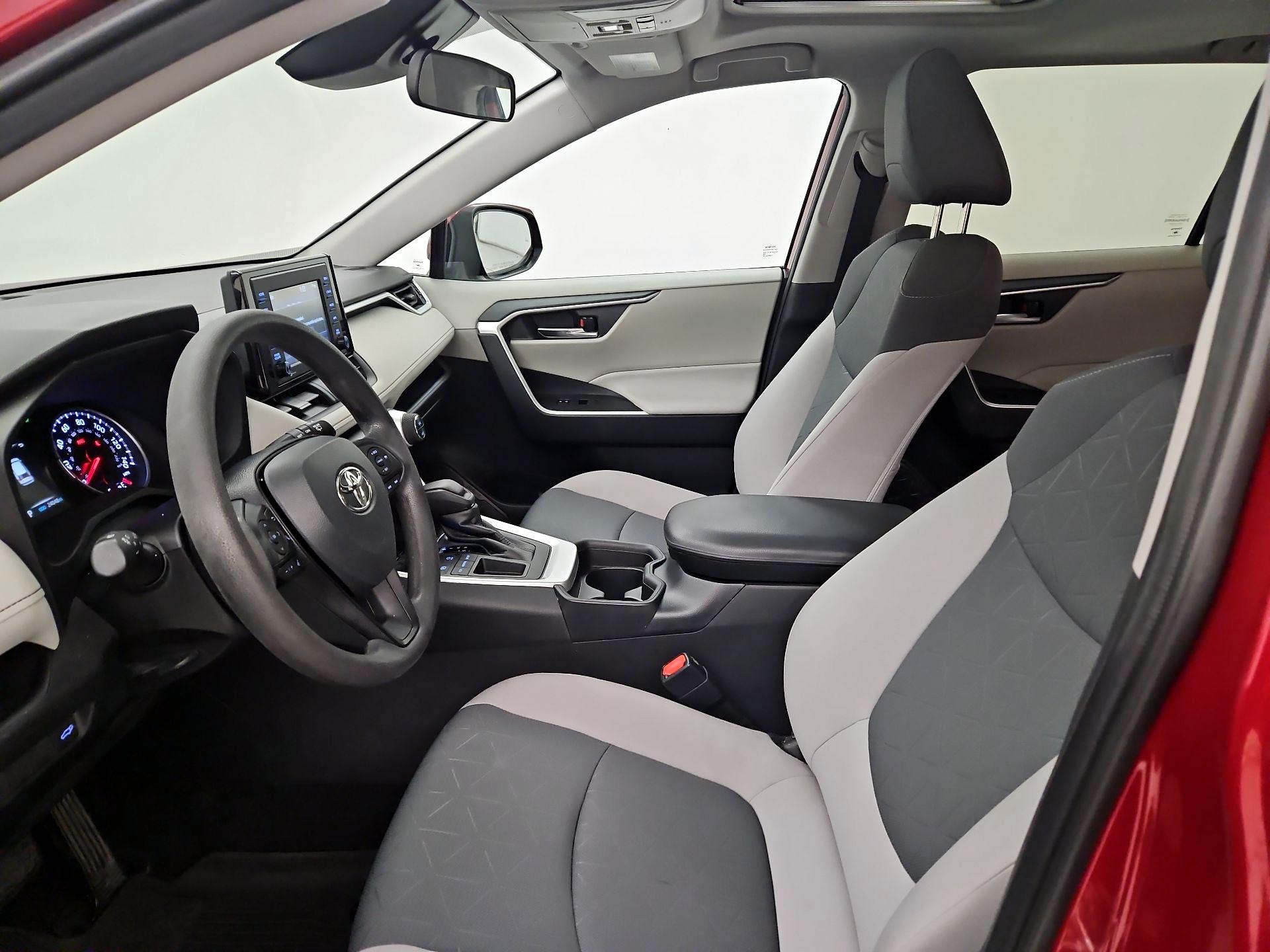 Thumbnail: 2020 Toyota RAV4 - 11