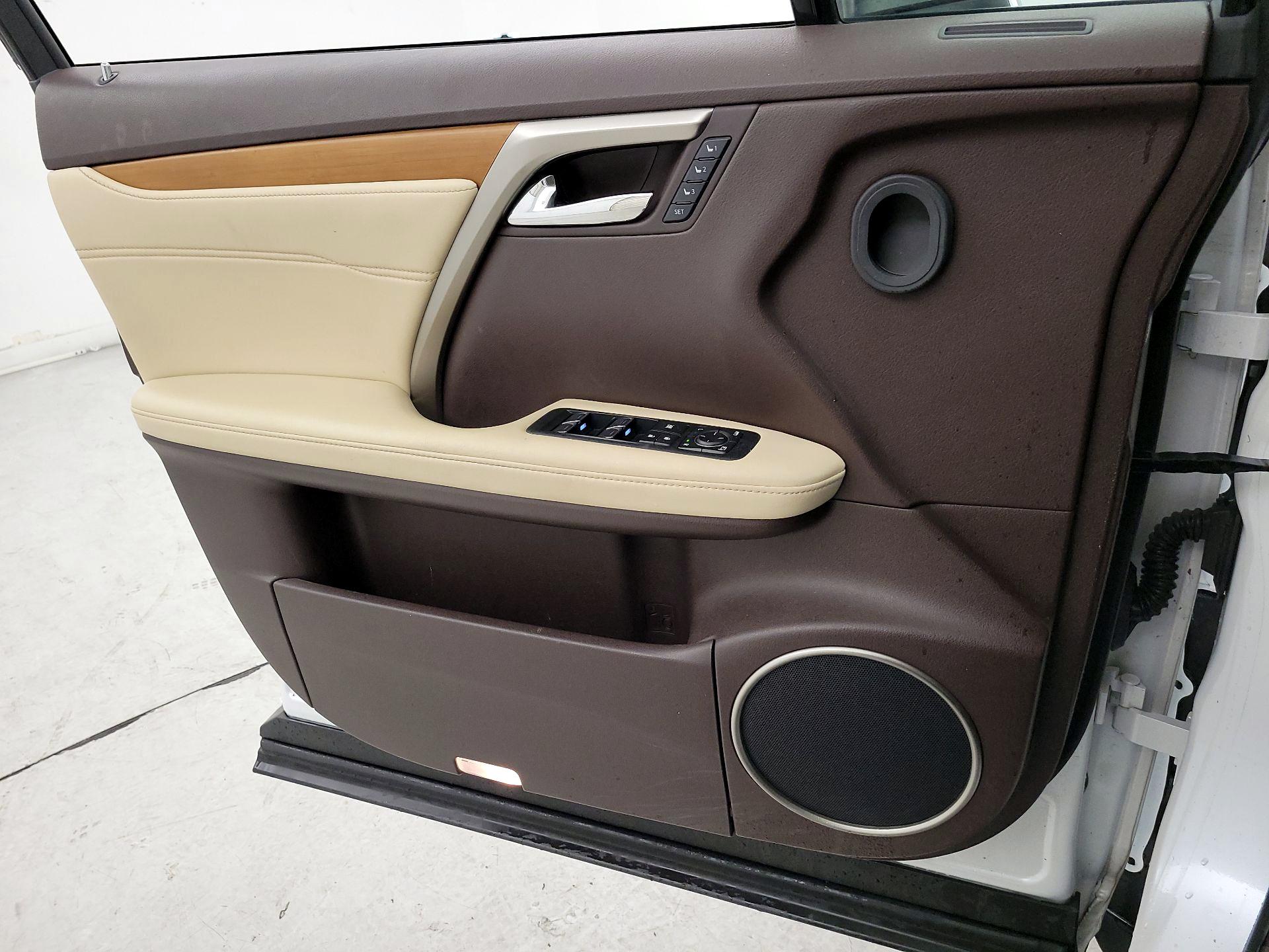 Thumbnail: 2018 Lexus RX - 12