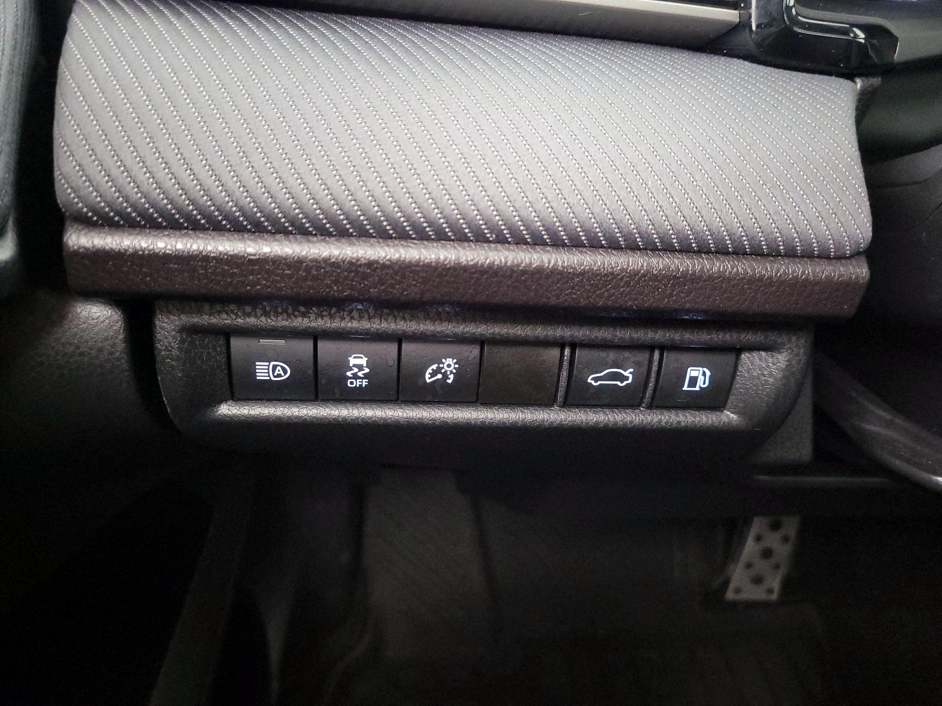 Thumbnail: 2025 Toyota Camry - 13