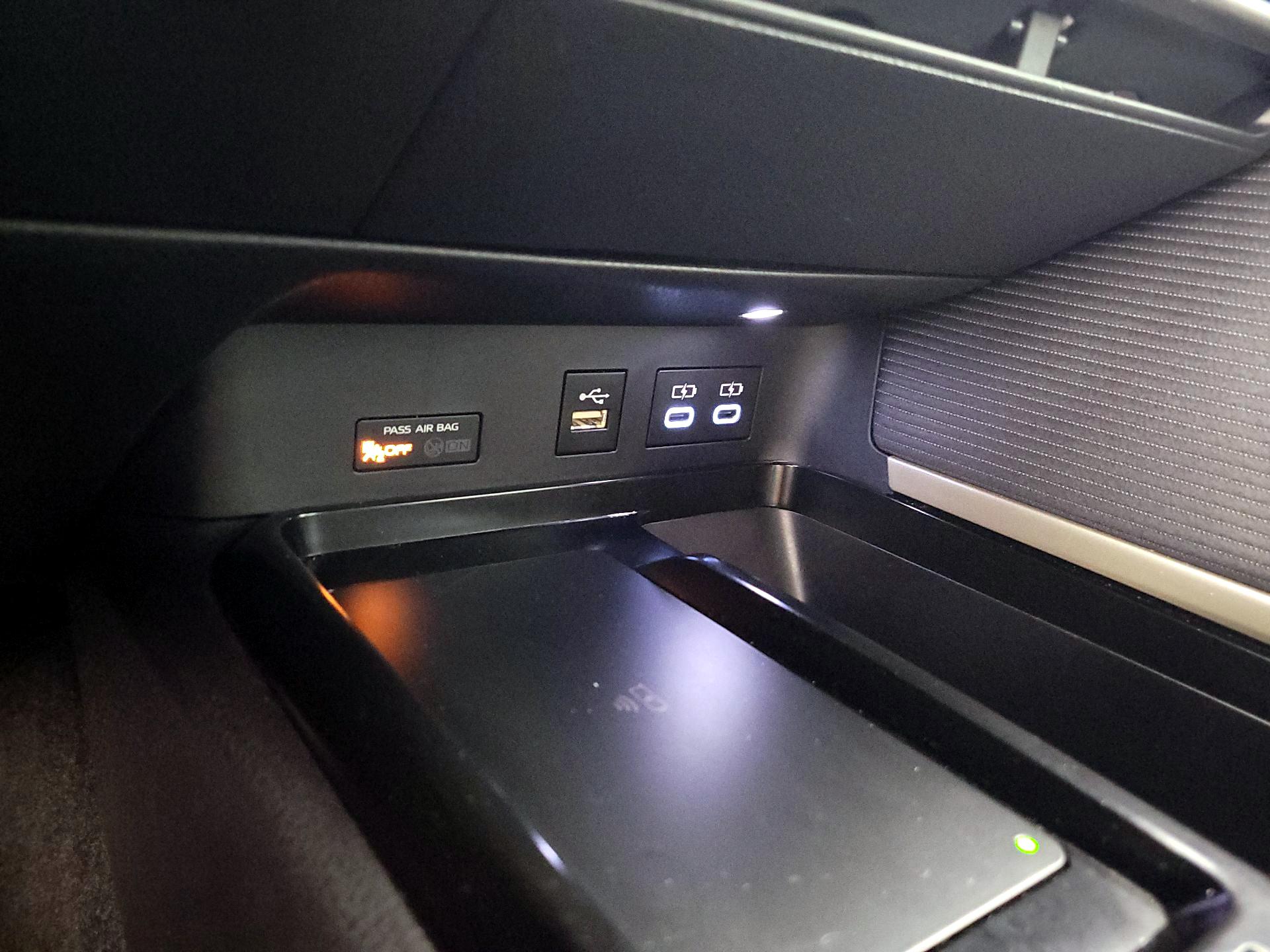 Thumbnail: 2025 Toyota Camry - 18