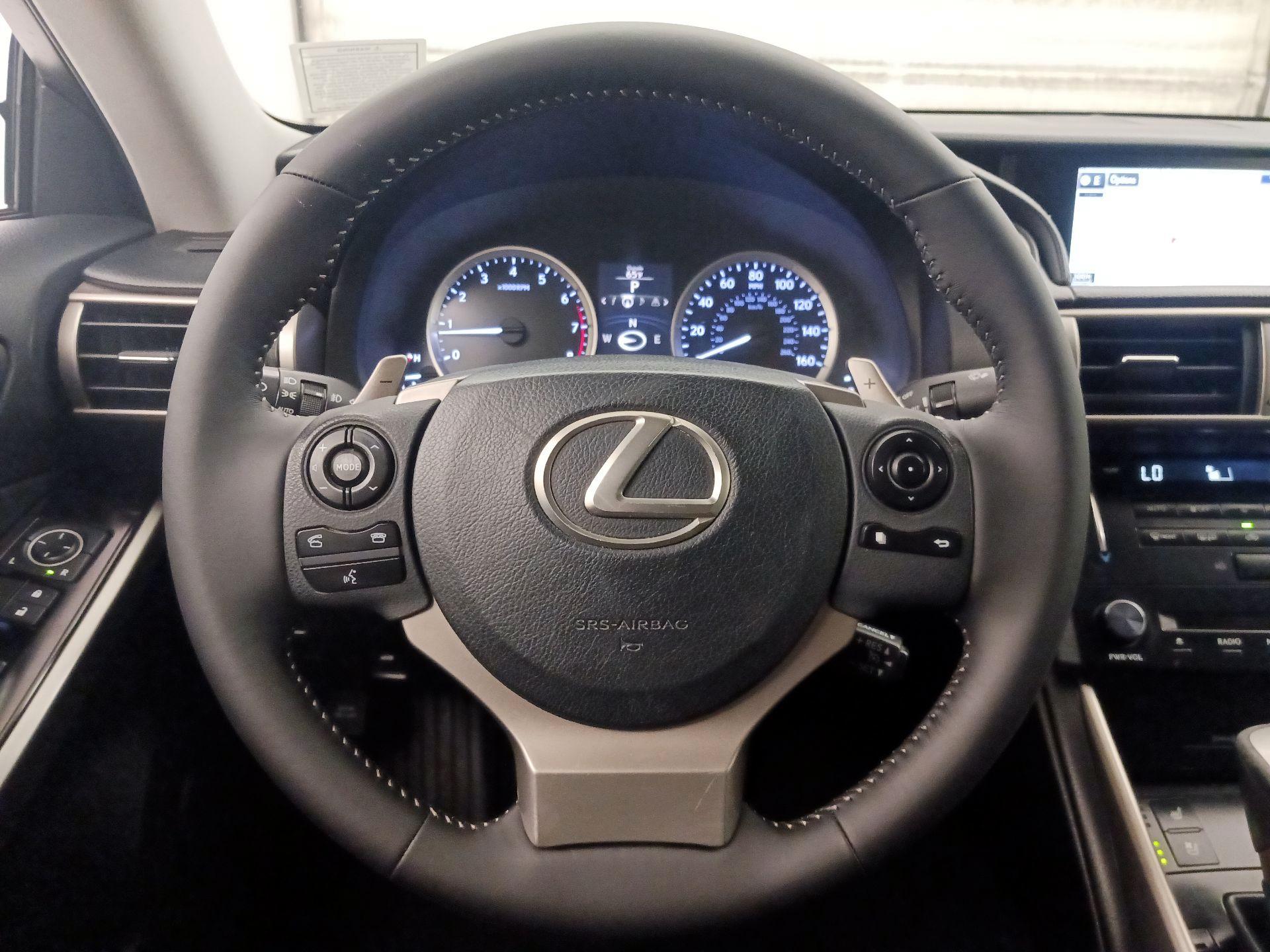 Thumbnail: 2014 Lexus IS - 10