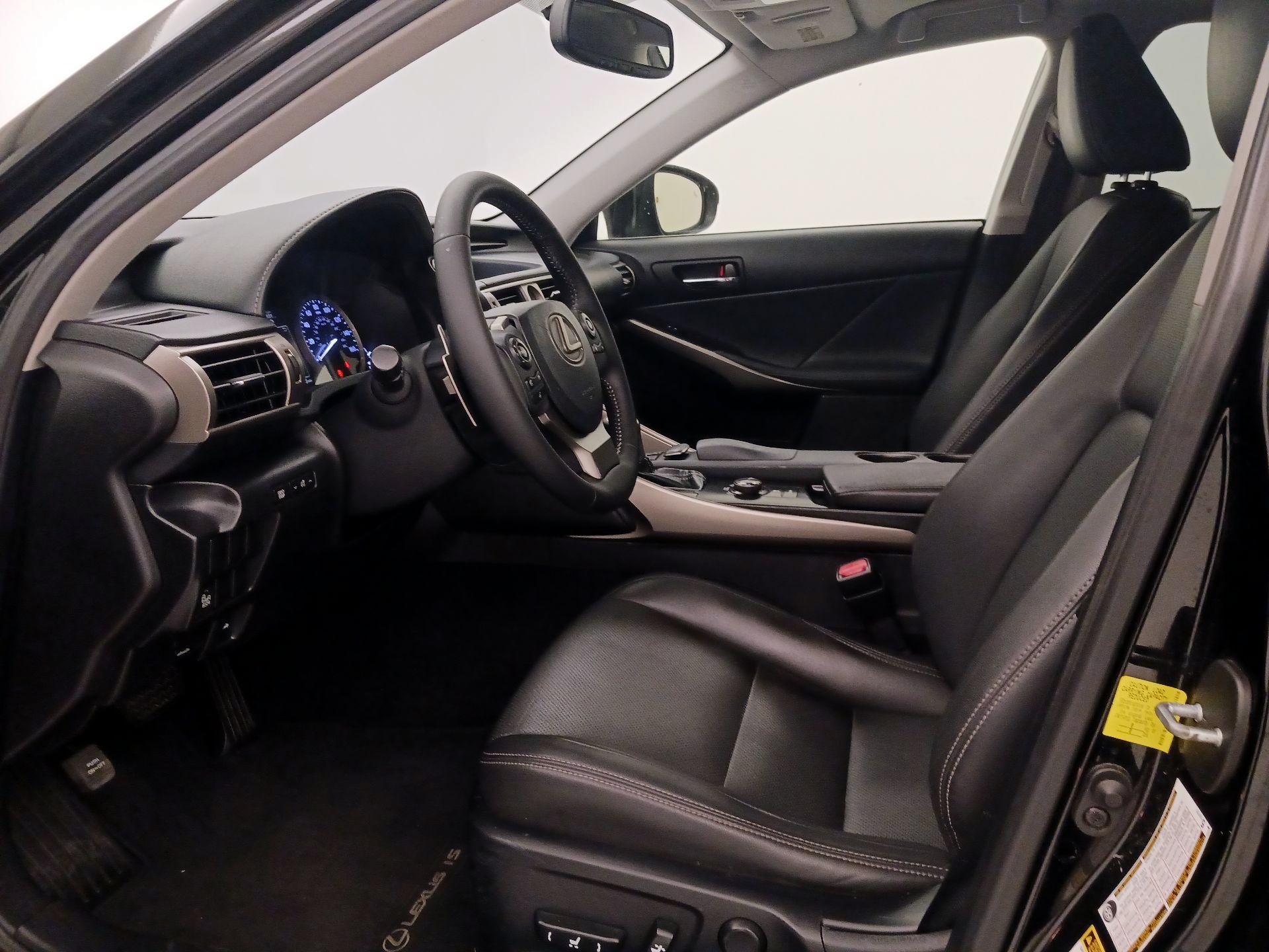 Thumbnail: 2014 Lexus IS - 11