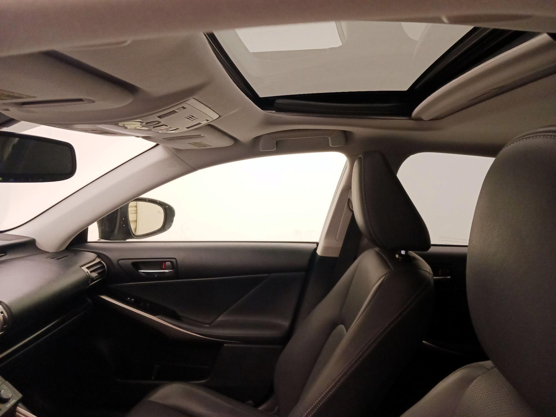 Thumbnail: 2014 Lexus IS - 20