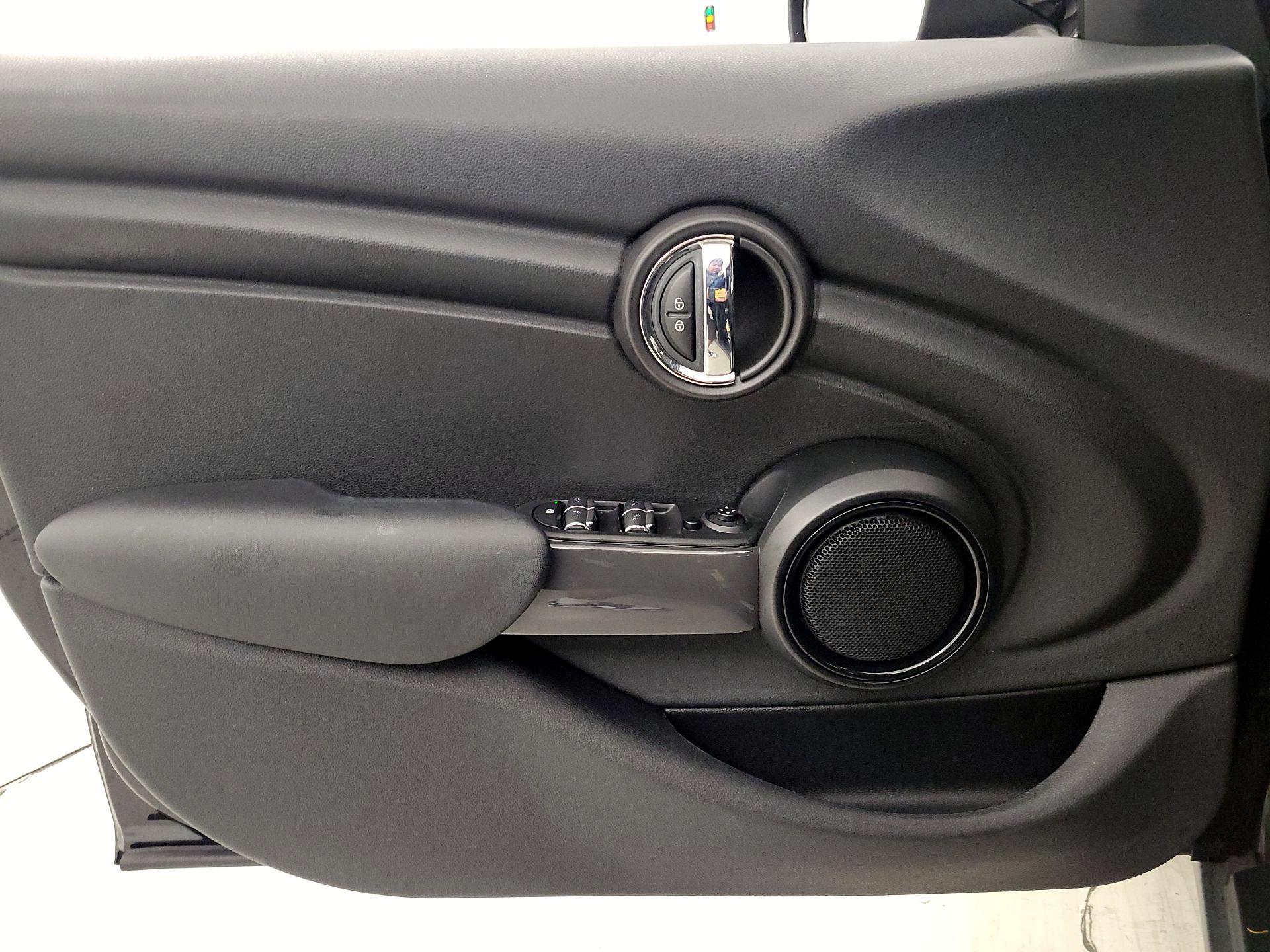 Thumbnail: 2018 MINI Cooper Hardtop - 12