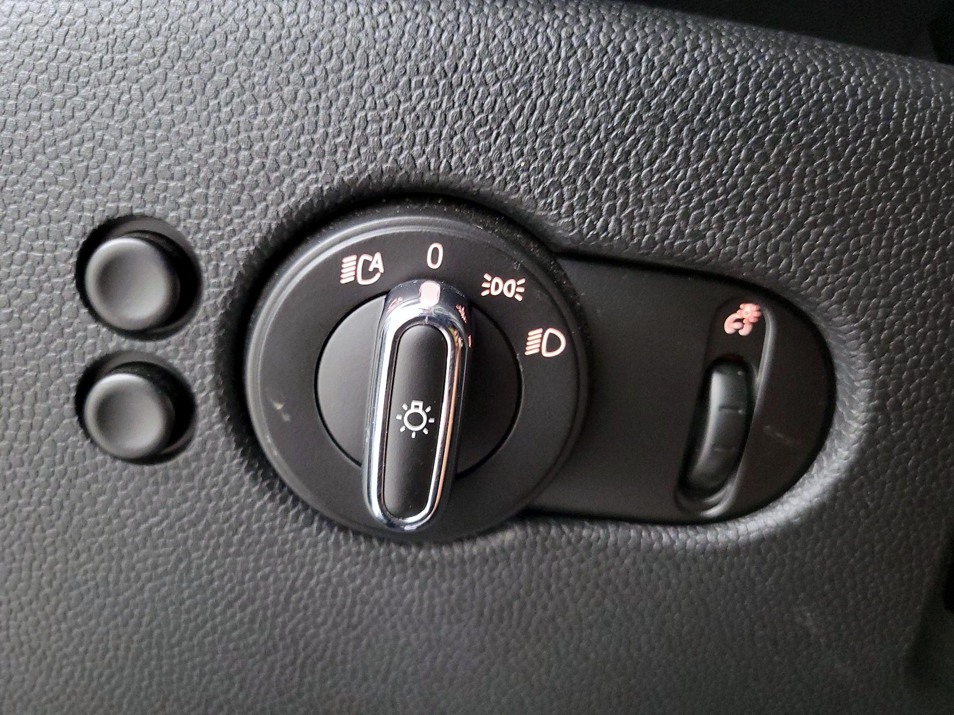 Thumbnail: 2018 MINI Cooper Hardtop - 13