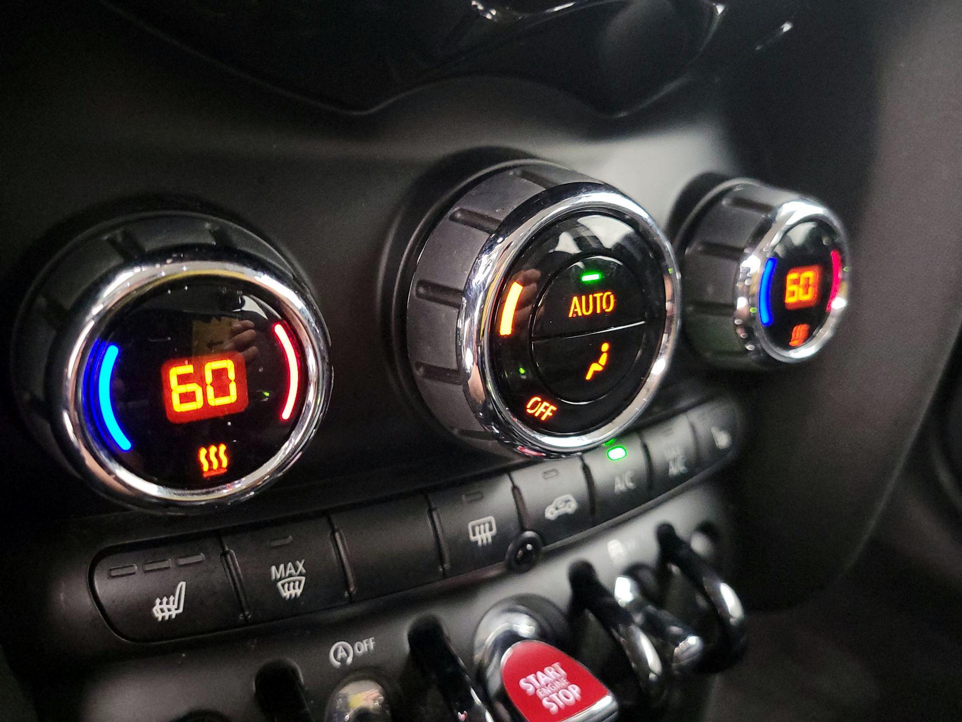 Thumbnail: 2018 MINI Cooper Hardtop - 16