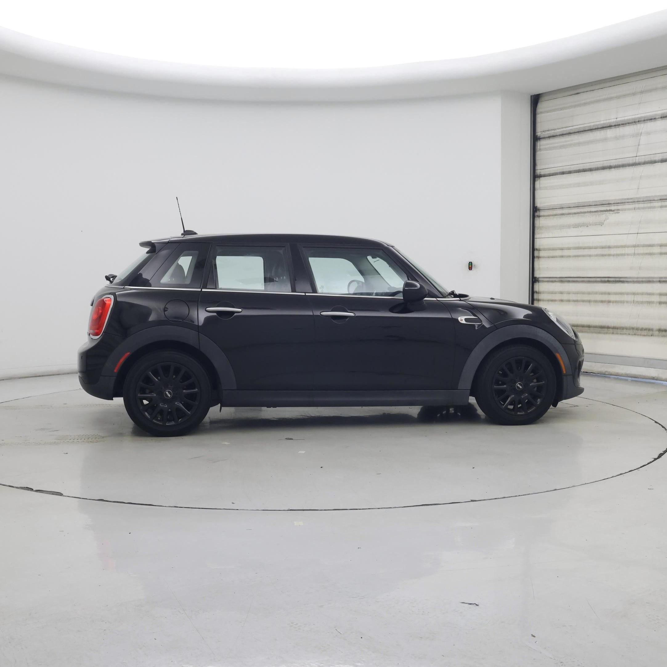 Thumbnail: 2018 MINI Cooper Hardtop - 7