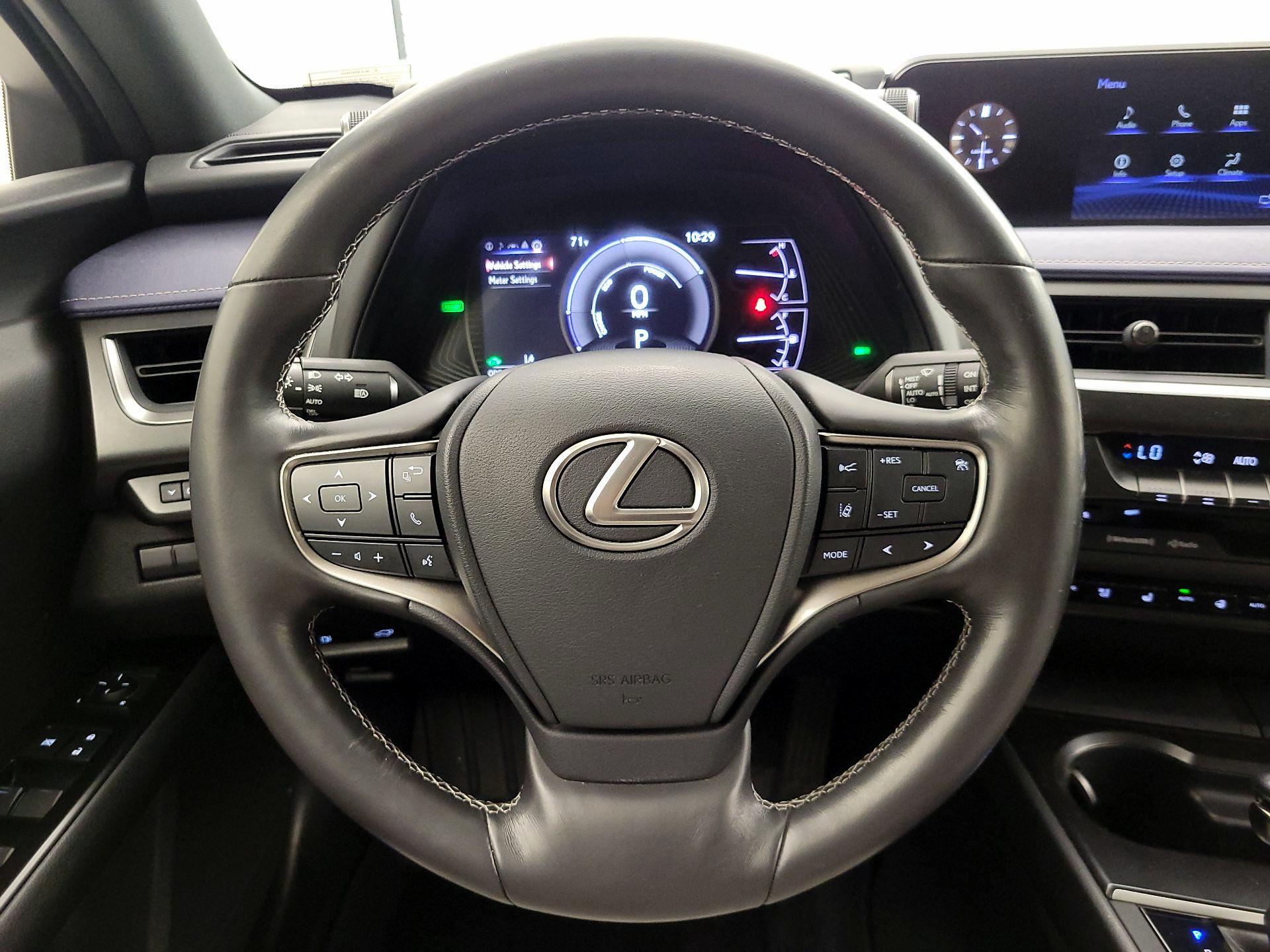 Thumbnail: 2020 Lexus UX - 10