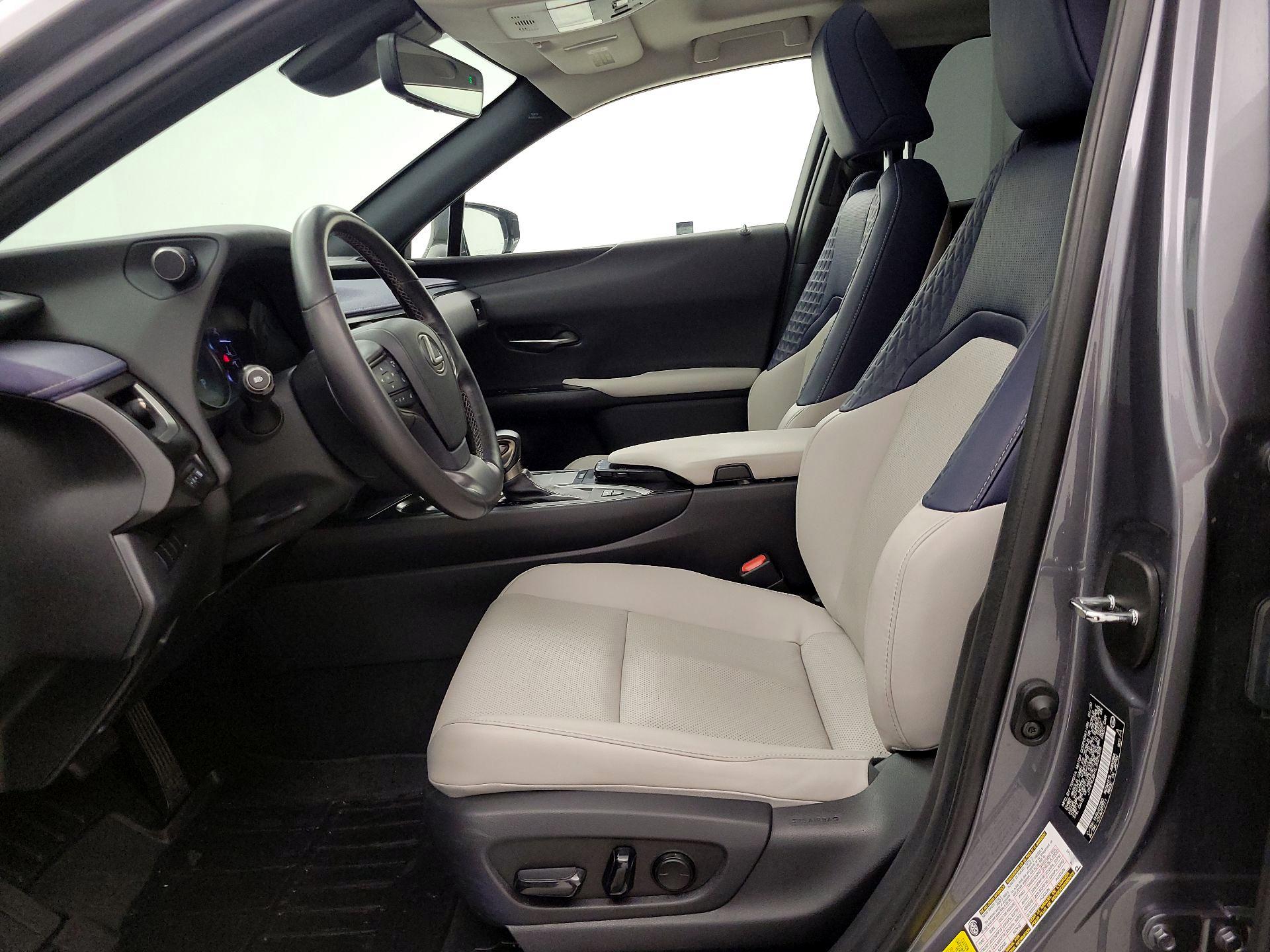 Thumbnail: 2020 Lexus UX - 11