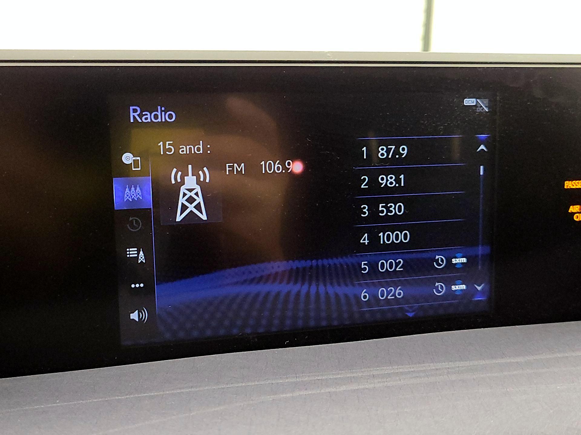 Thumbnail: 2020 Lexus UX - 15