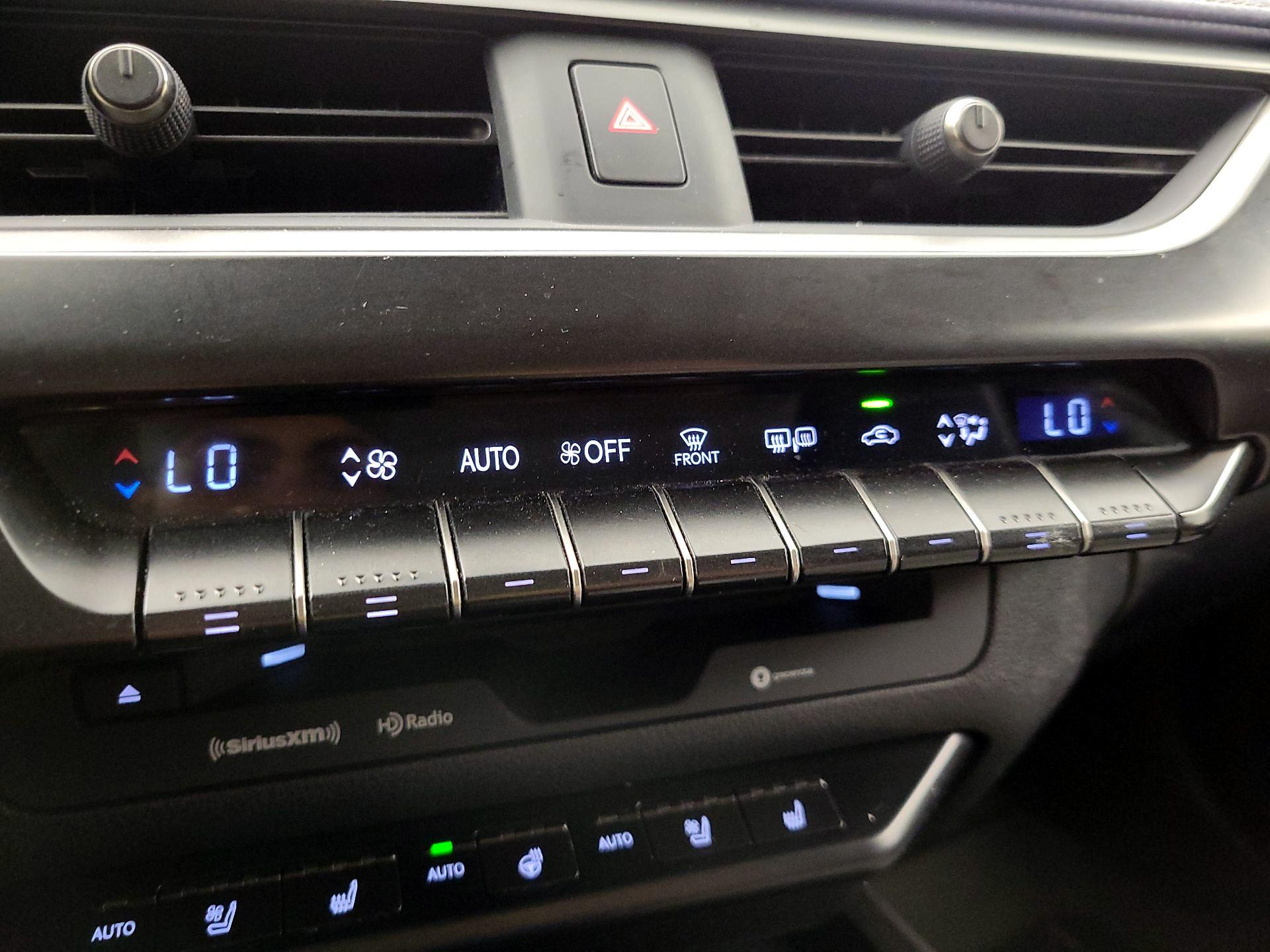 Thumbnail: 2020 Lexus UX - 16