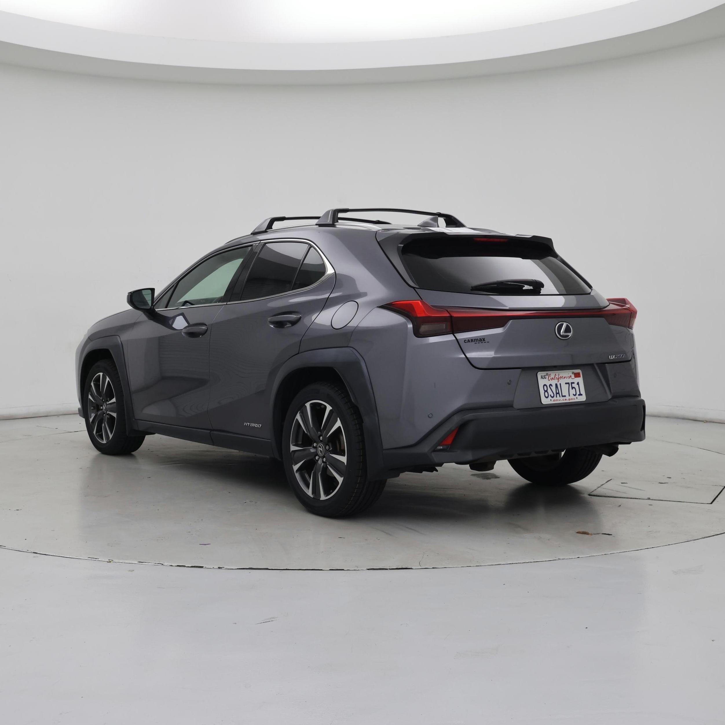 Thumbnail: 2020 Lexus UX - 2