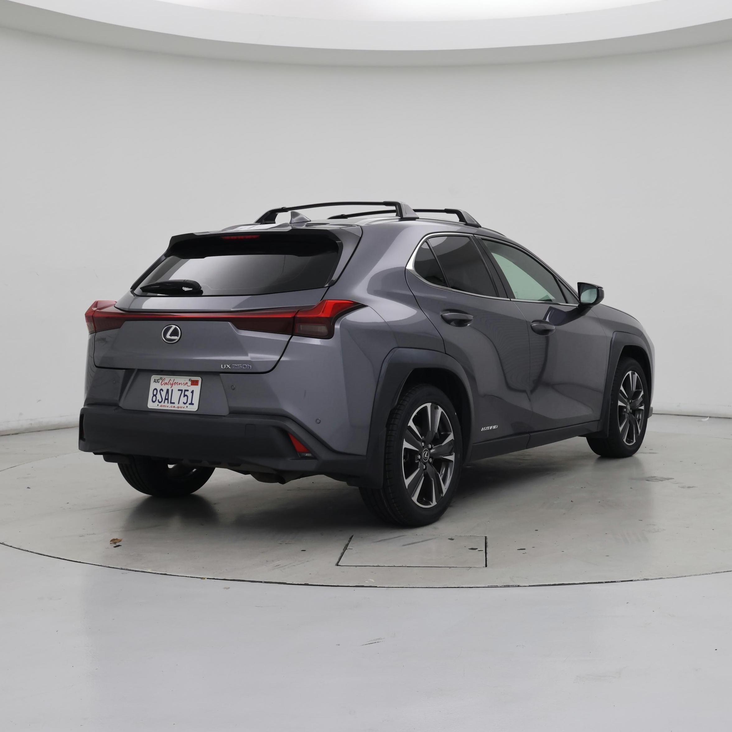 Thumbnail: 2020 Lexus UX - 8