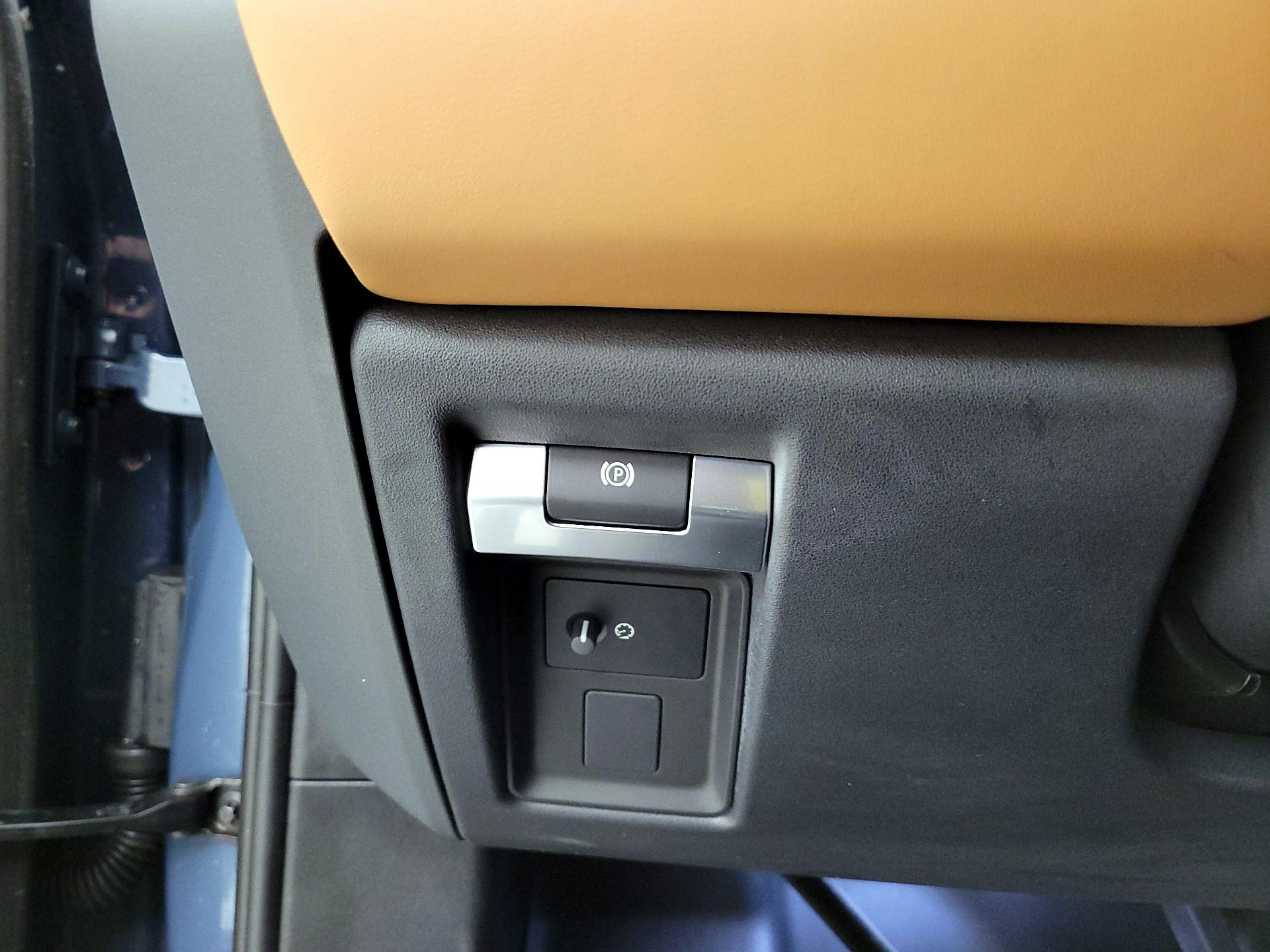 Thumbnail: 2024 Land Rover Defender - 13