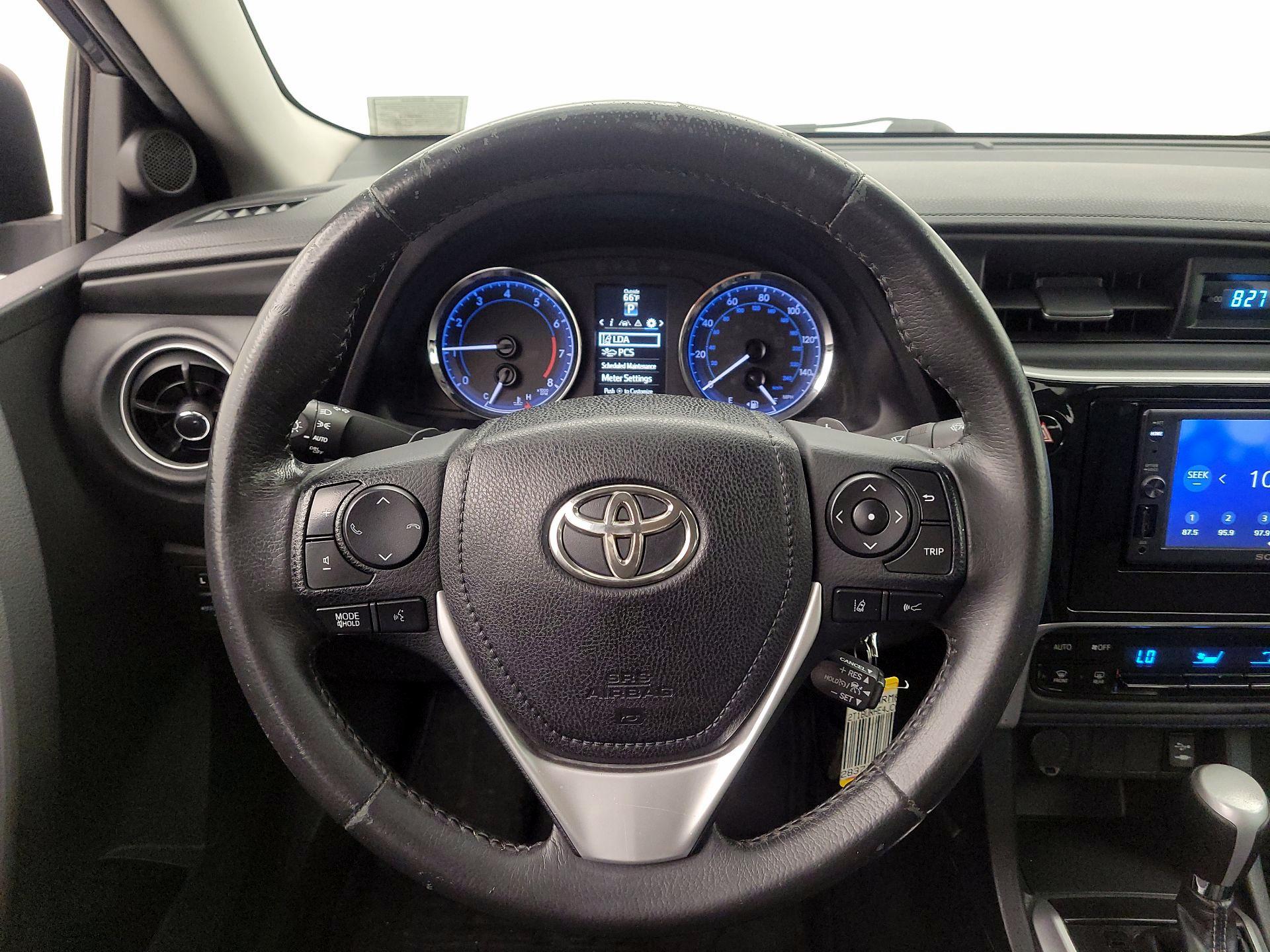 Thumbnail: 2018 Toyota Corolla - 10