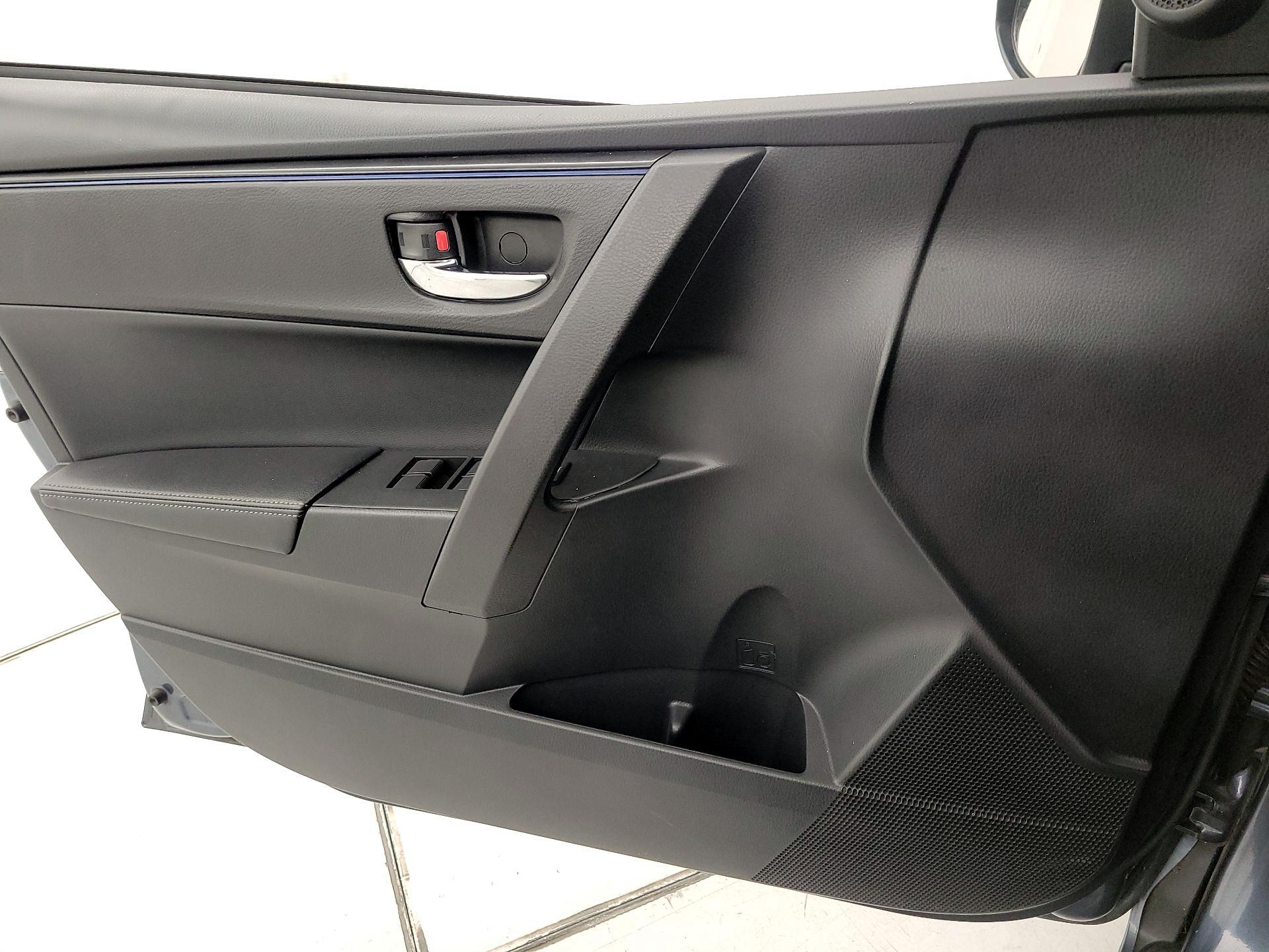 Thumbnail: 2018 Toyota Corolla - 12