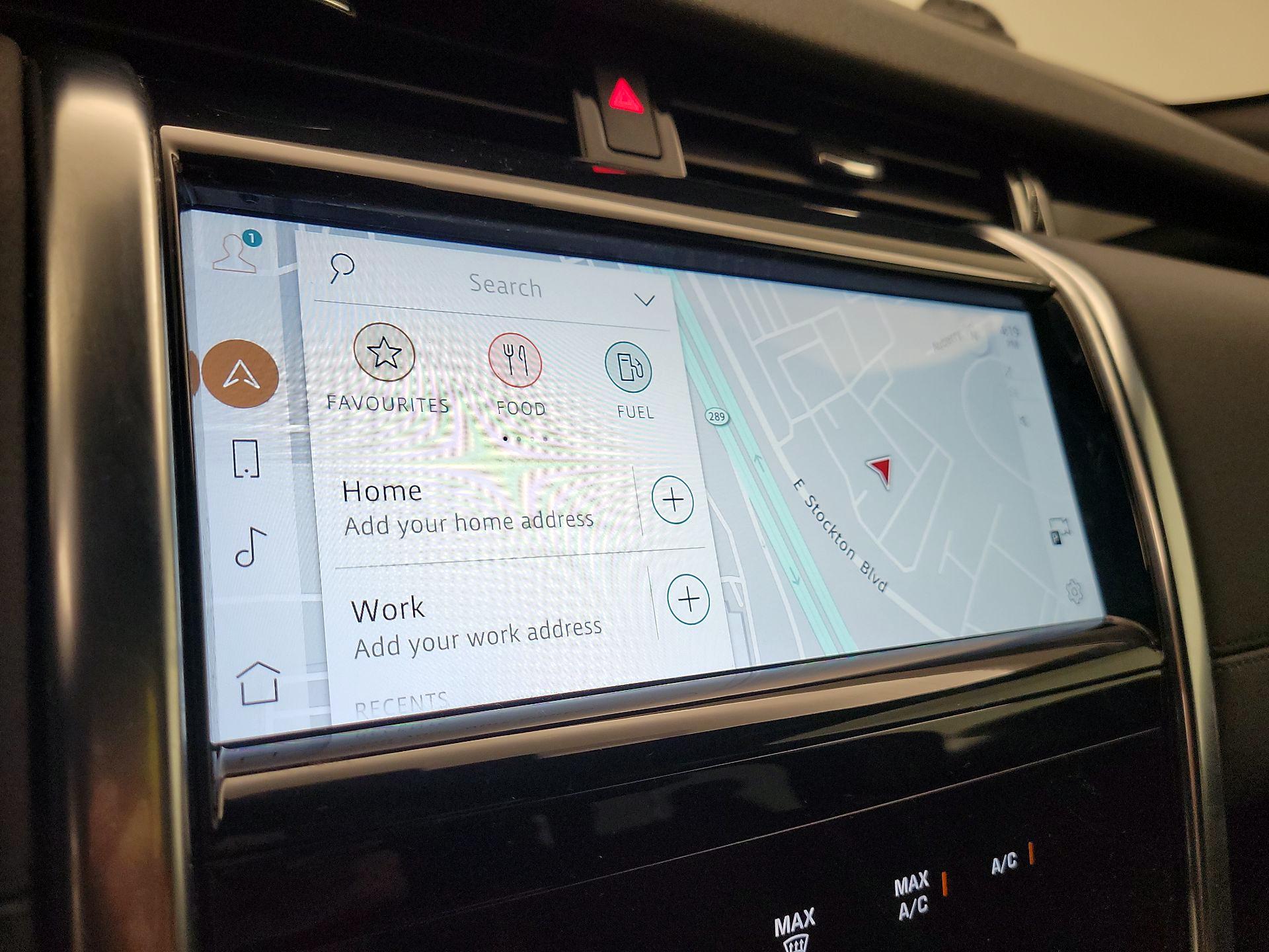 Thumbnail: 2021 Land Rover Discovery Sport - 14