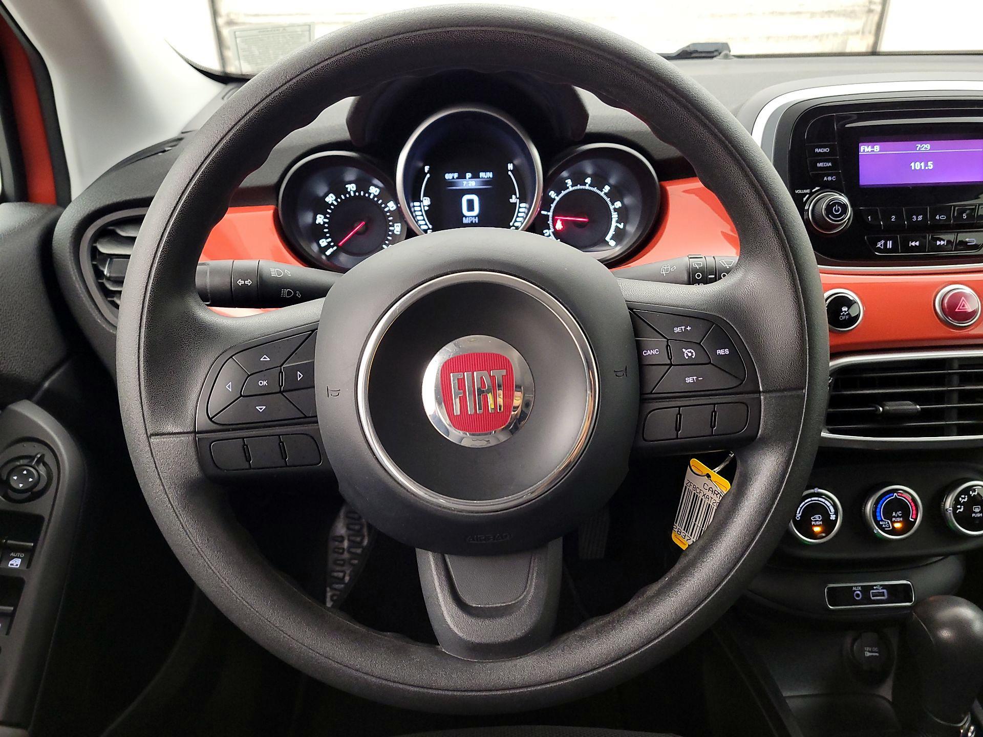 Thumbnail: 2016 Fiat 500X - 10