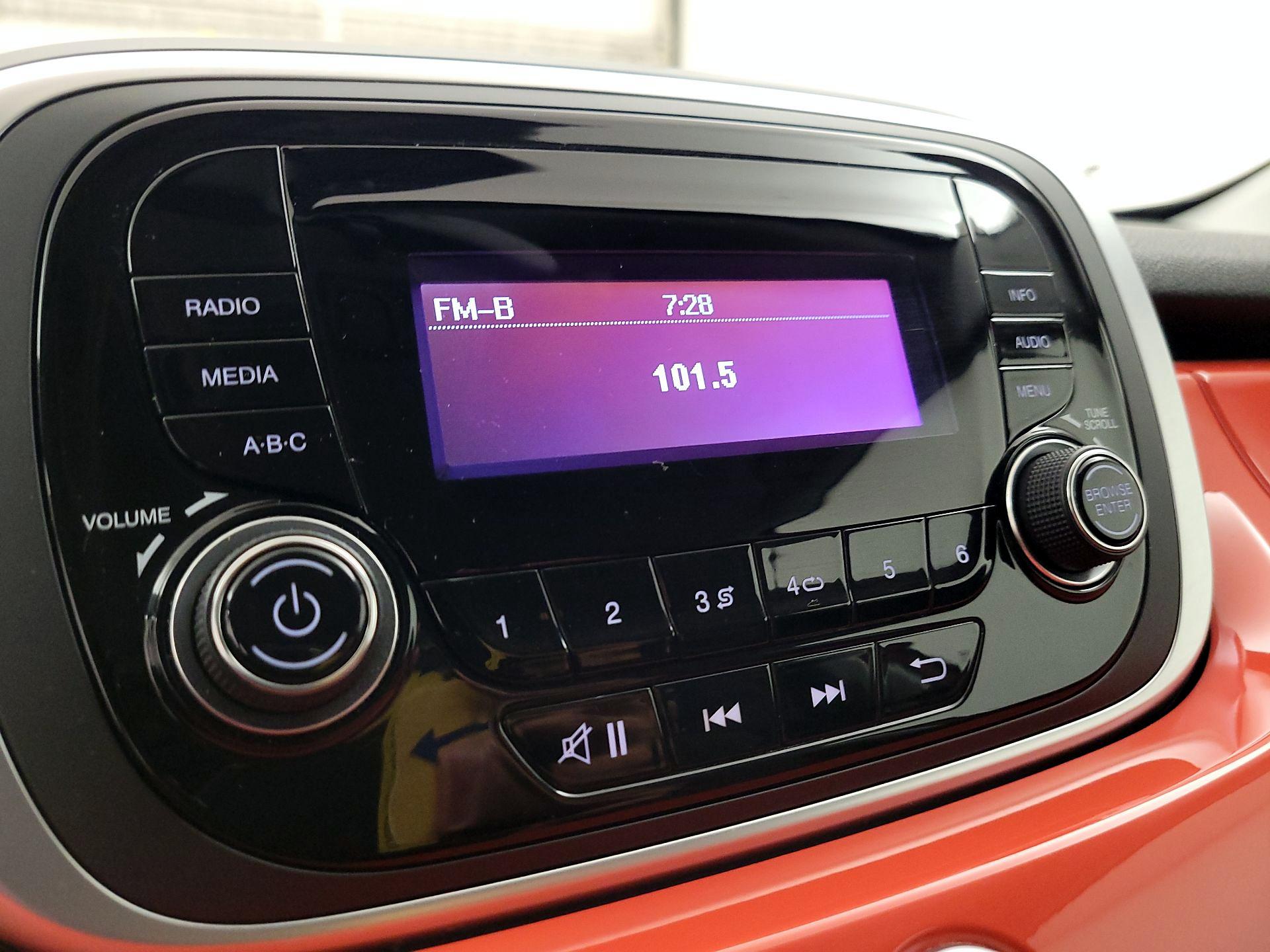 Thumbnail: 2016 Fiat 500X - 14