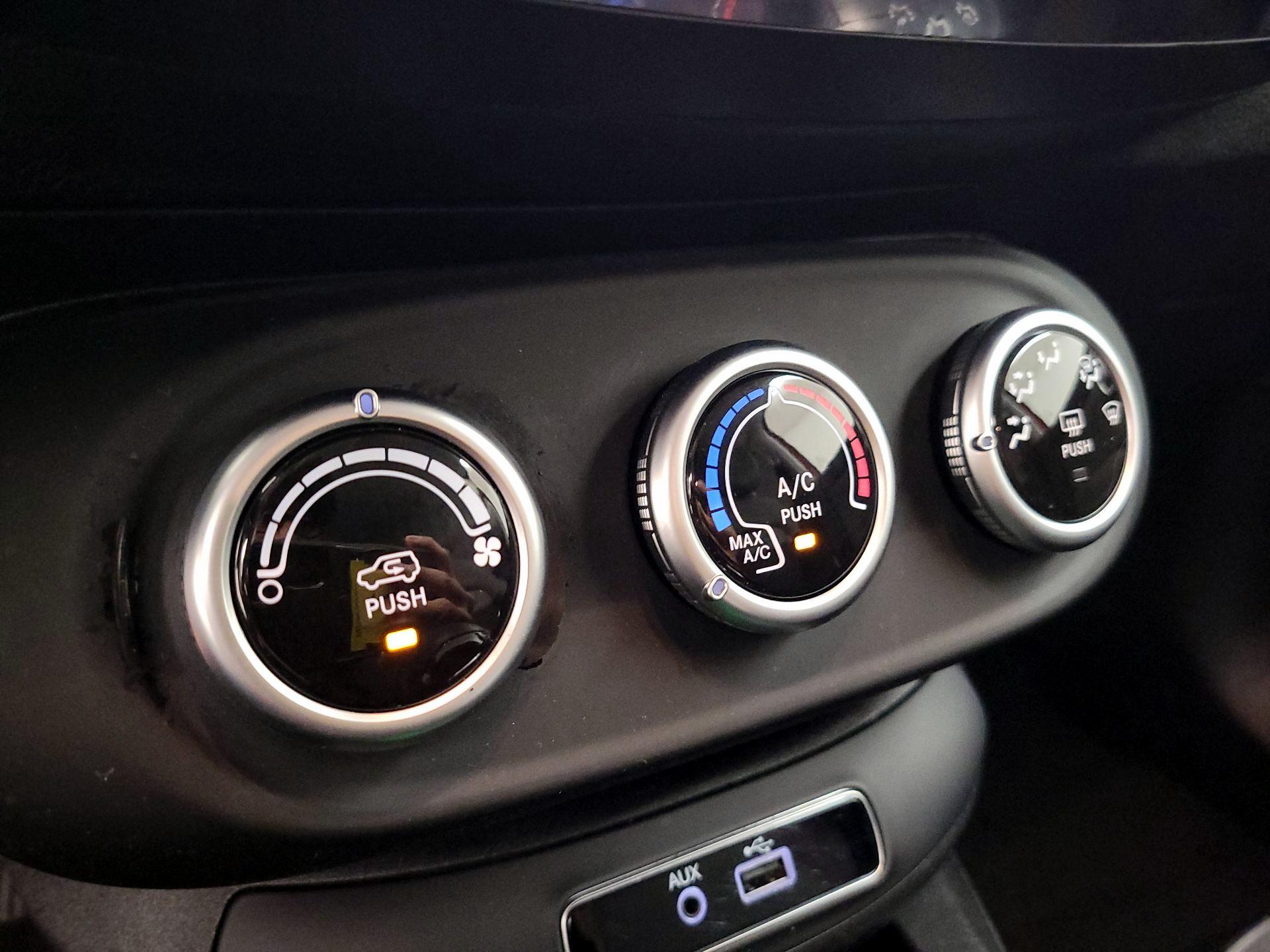 Thumbnail: 2016 Fiat 500X - 15