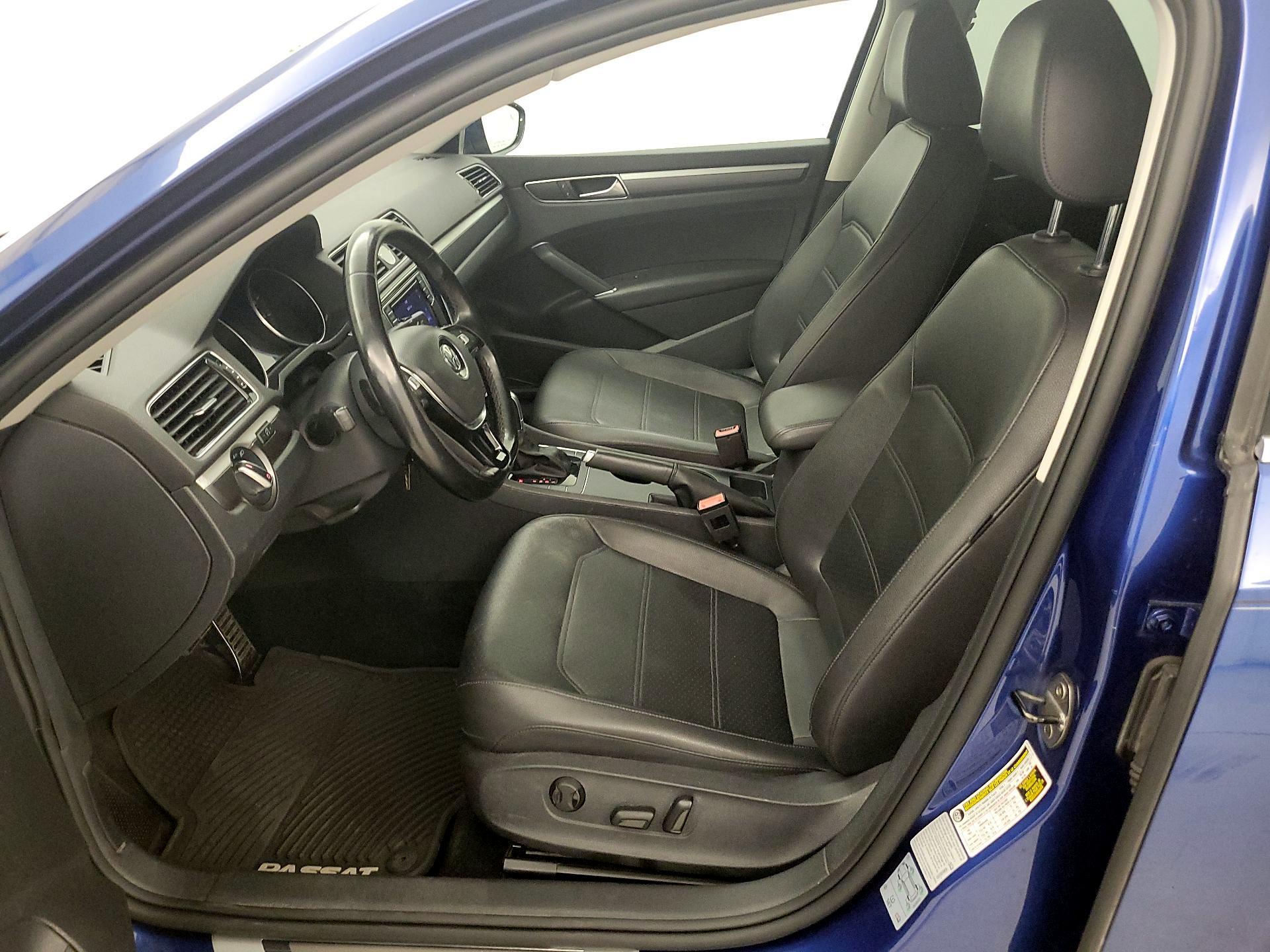 Thumbnail: 2017 Volkswagen Passat - 11